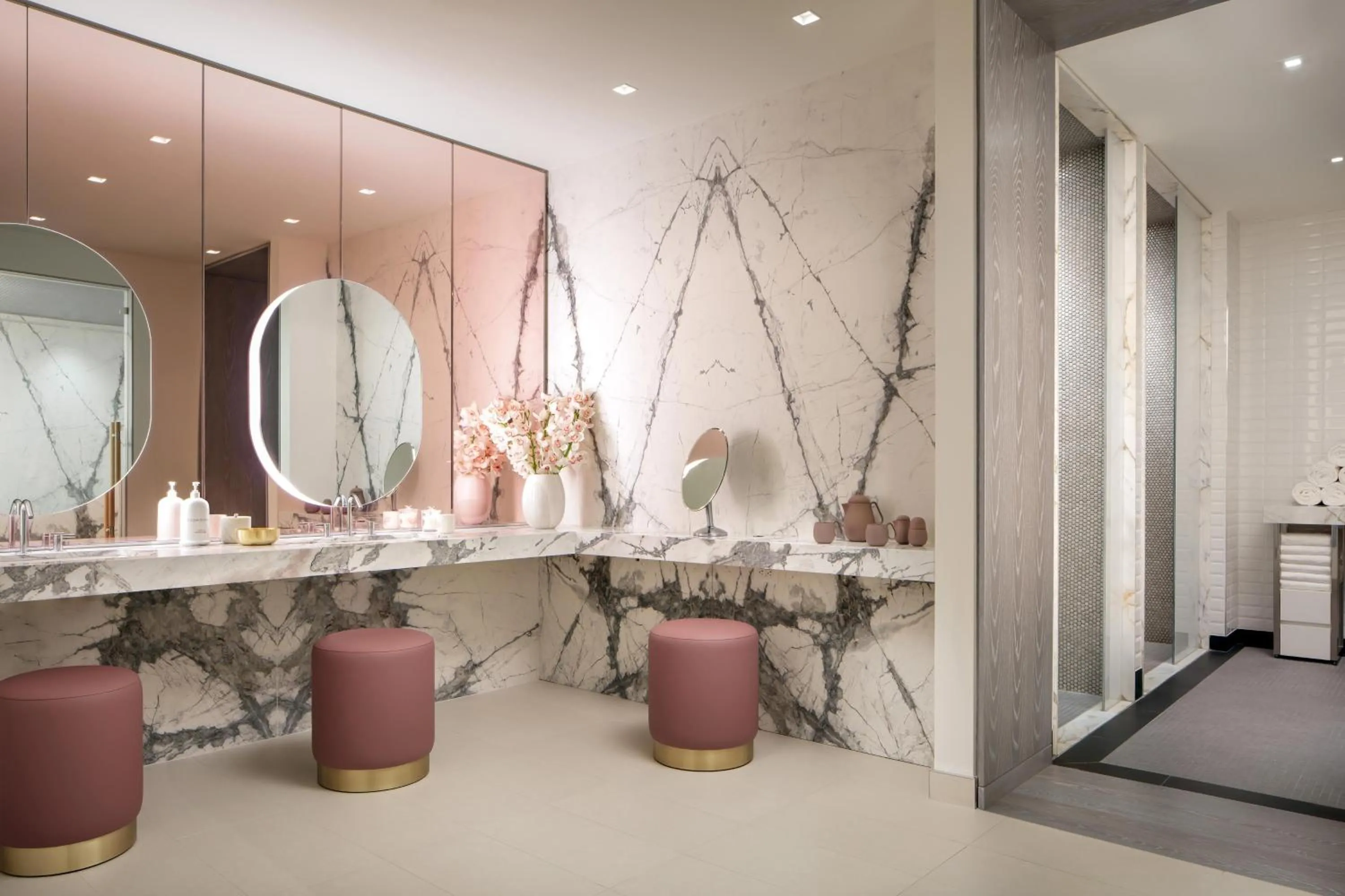 Spa and wellness centre/facilities in The St. Regis Toronto