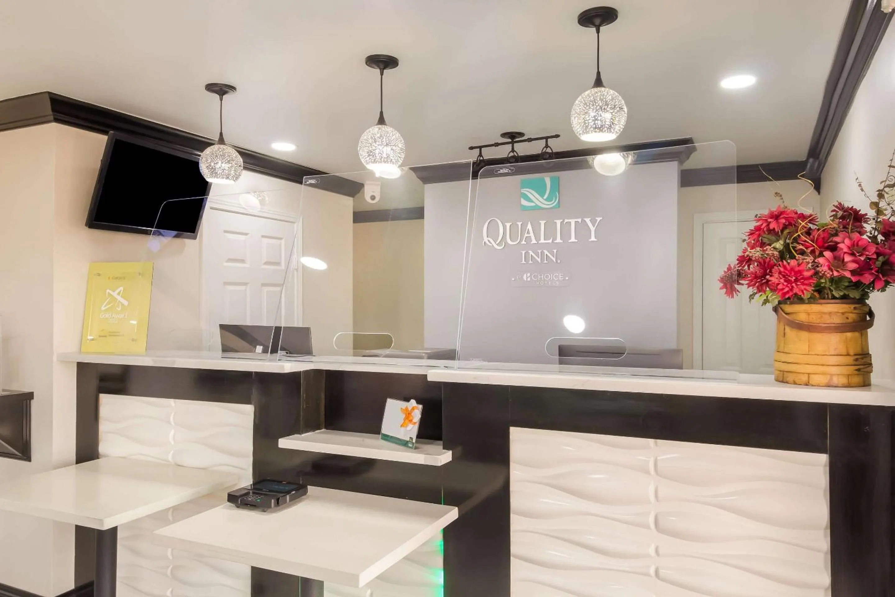 Lobby or reception in Quality Inn Madisonville