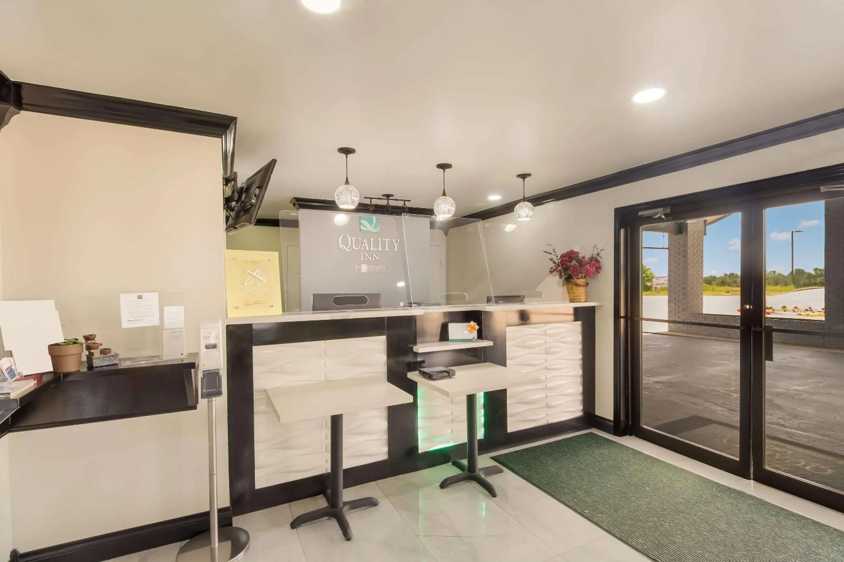 Lobby or reception in Quality Inn Madisonville