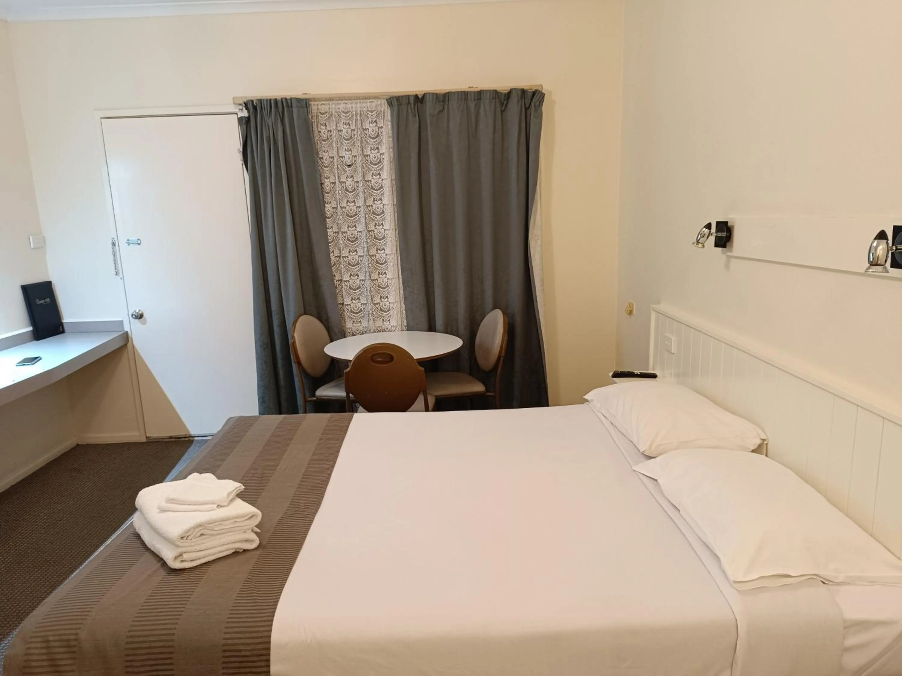 Lazy River Motor Inn