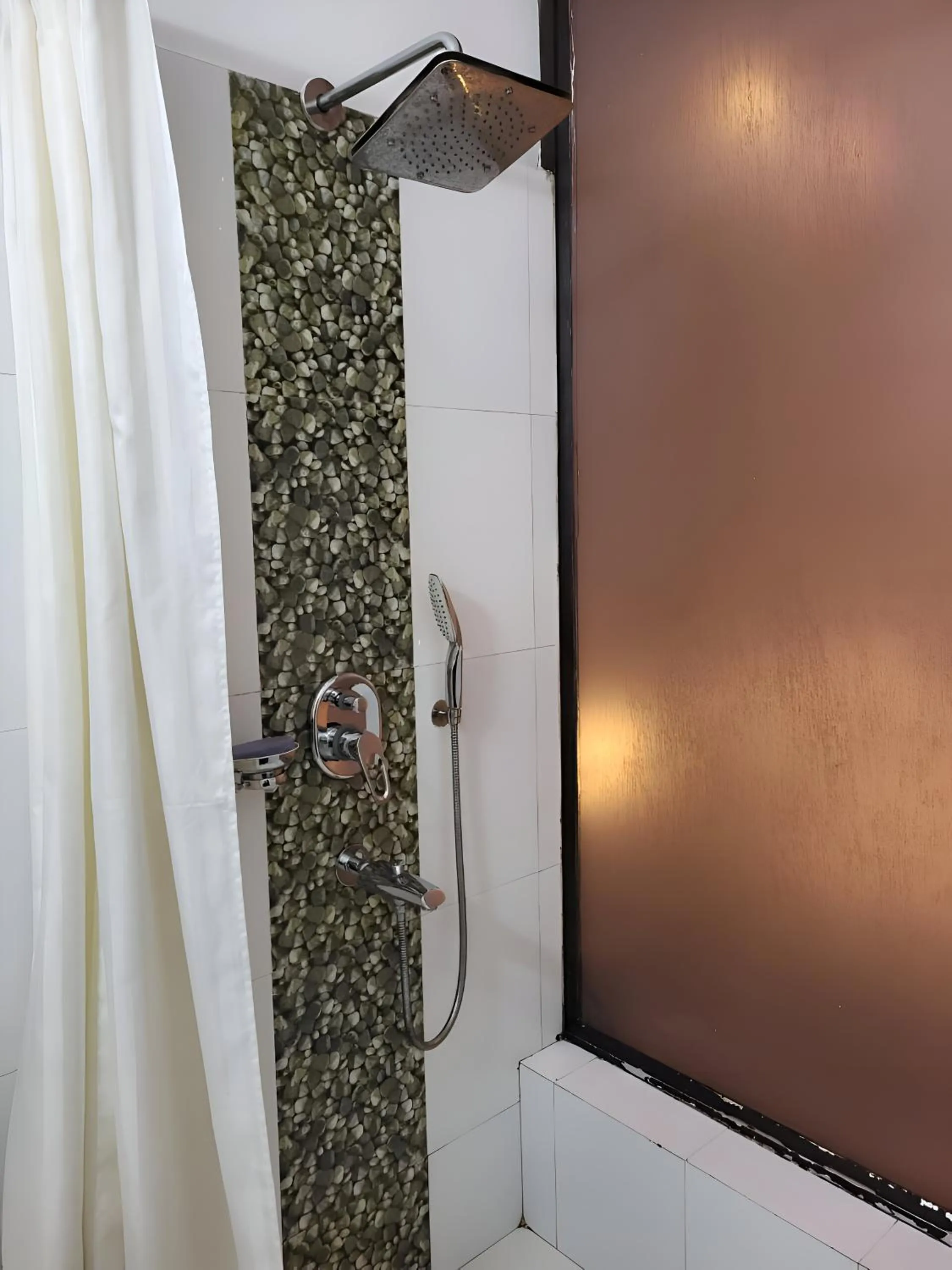 Bathroom in The New Marrion