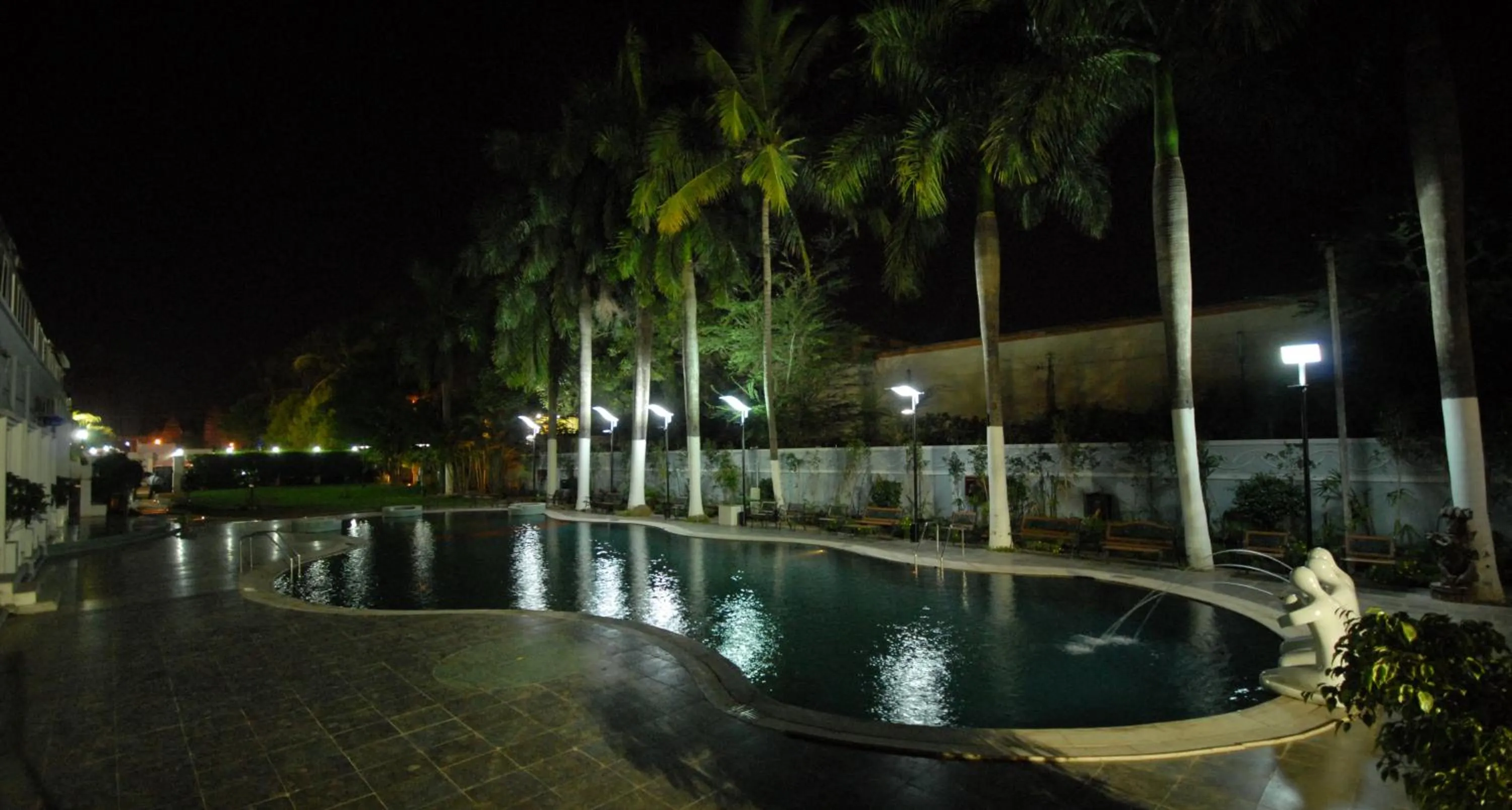 Swimming pool in The New Marrion