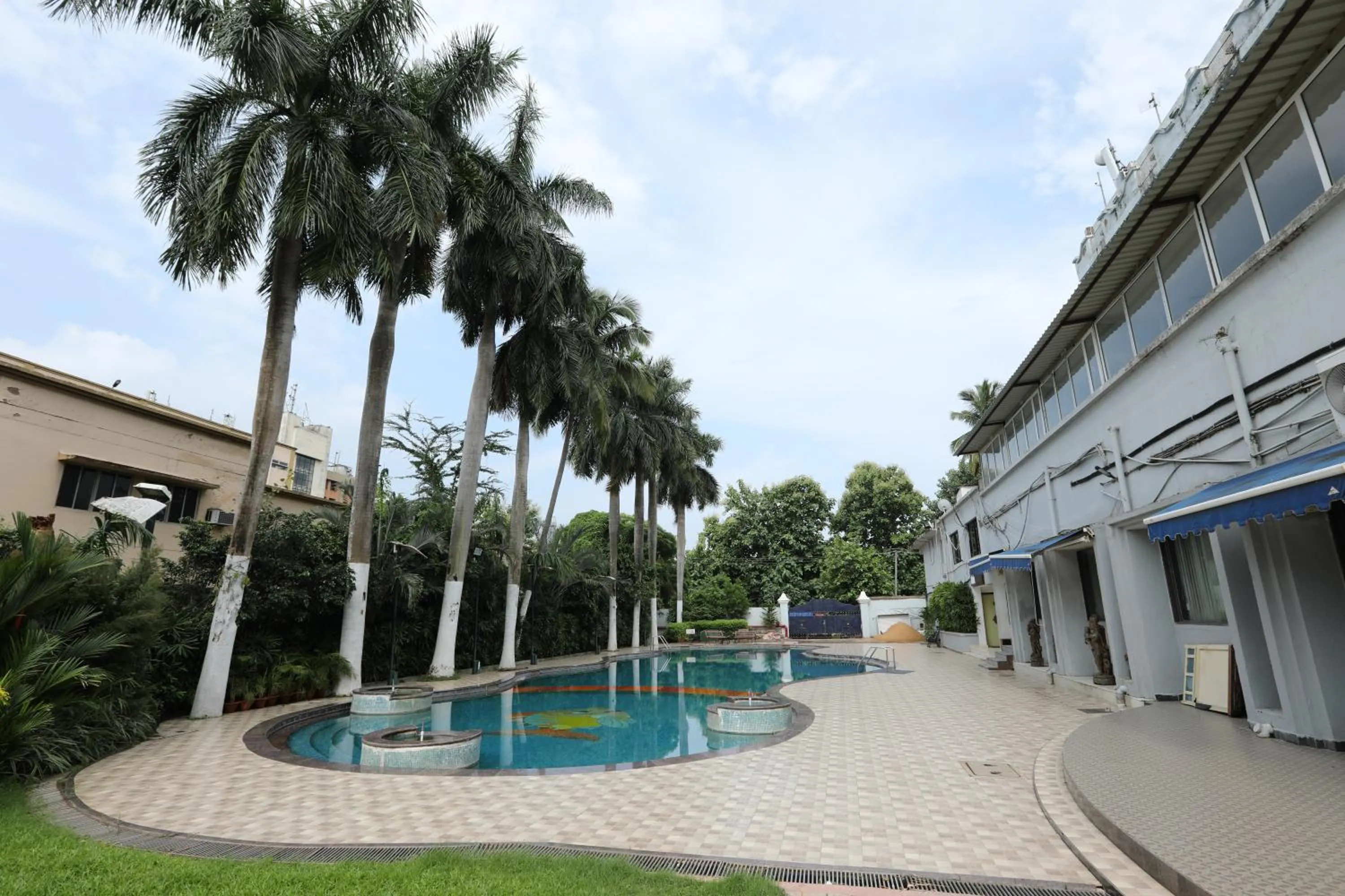 Swimming pool in The New Marrion