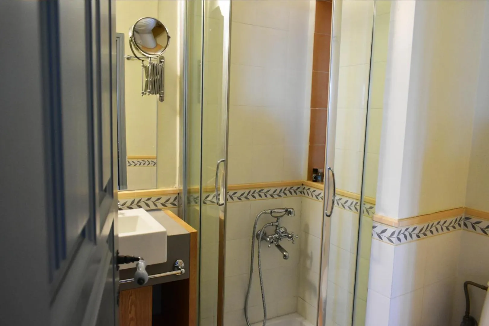 Kyriaki Guesthouse & Suites