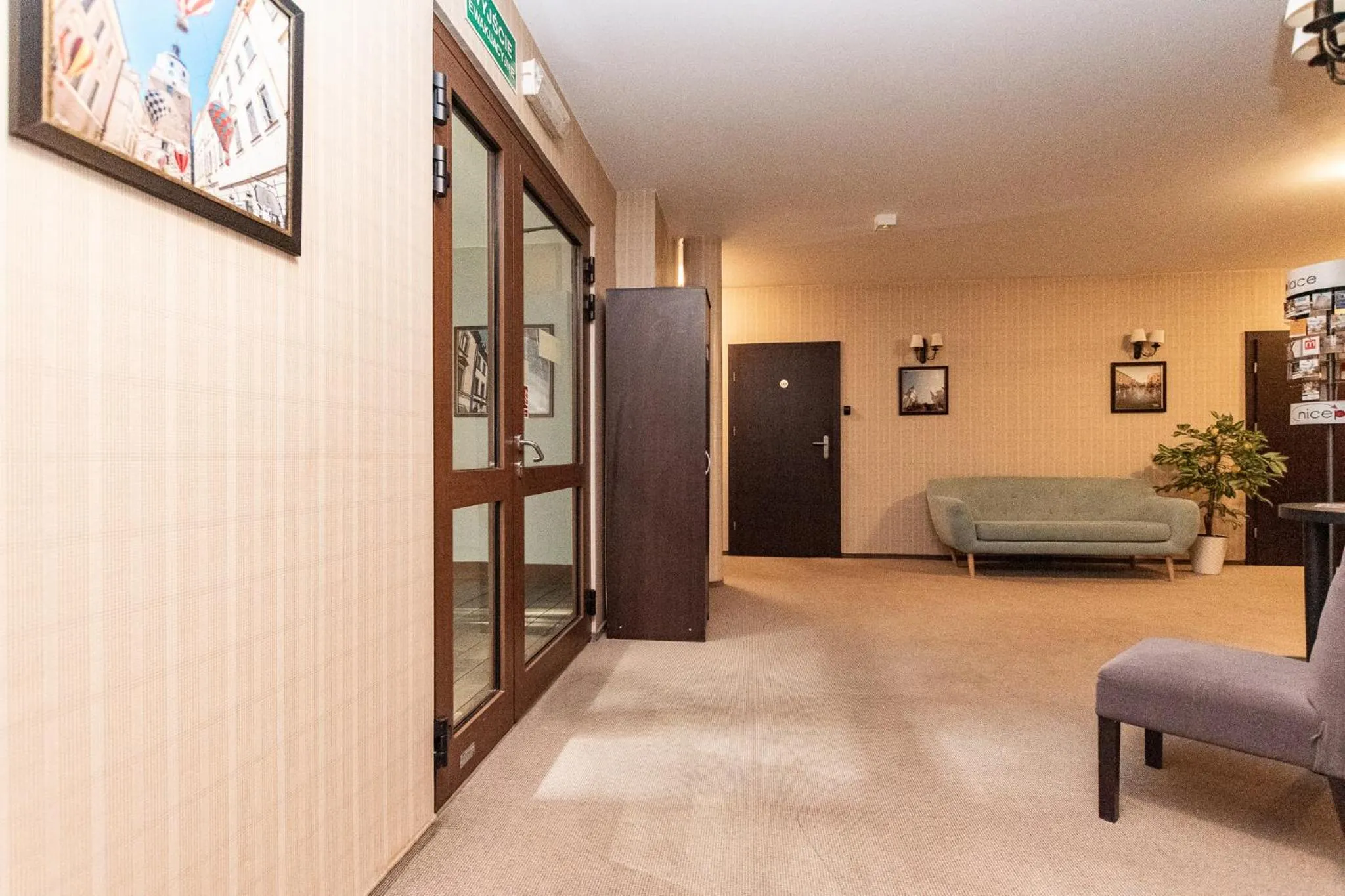 Seating area in Hotel Willowa