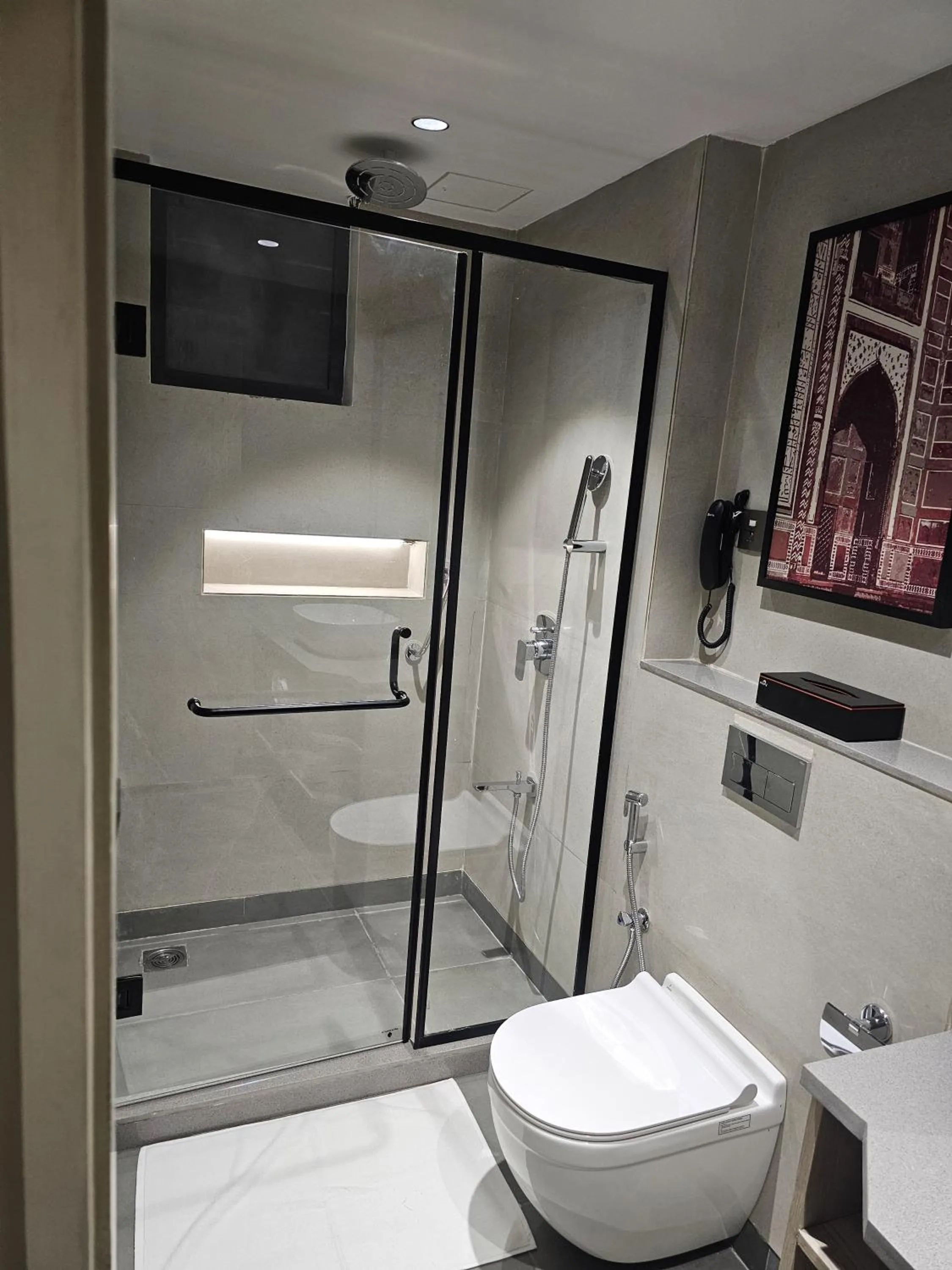 Shower in Crystal Inn