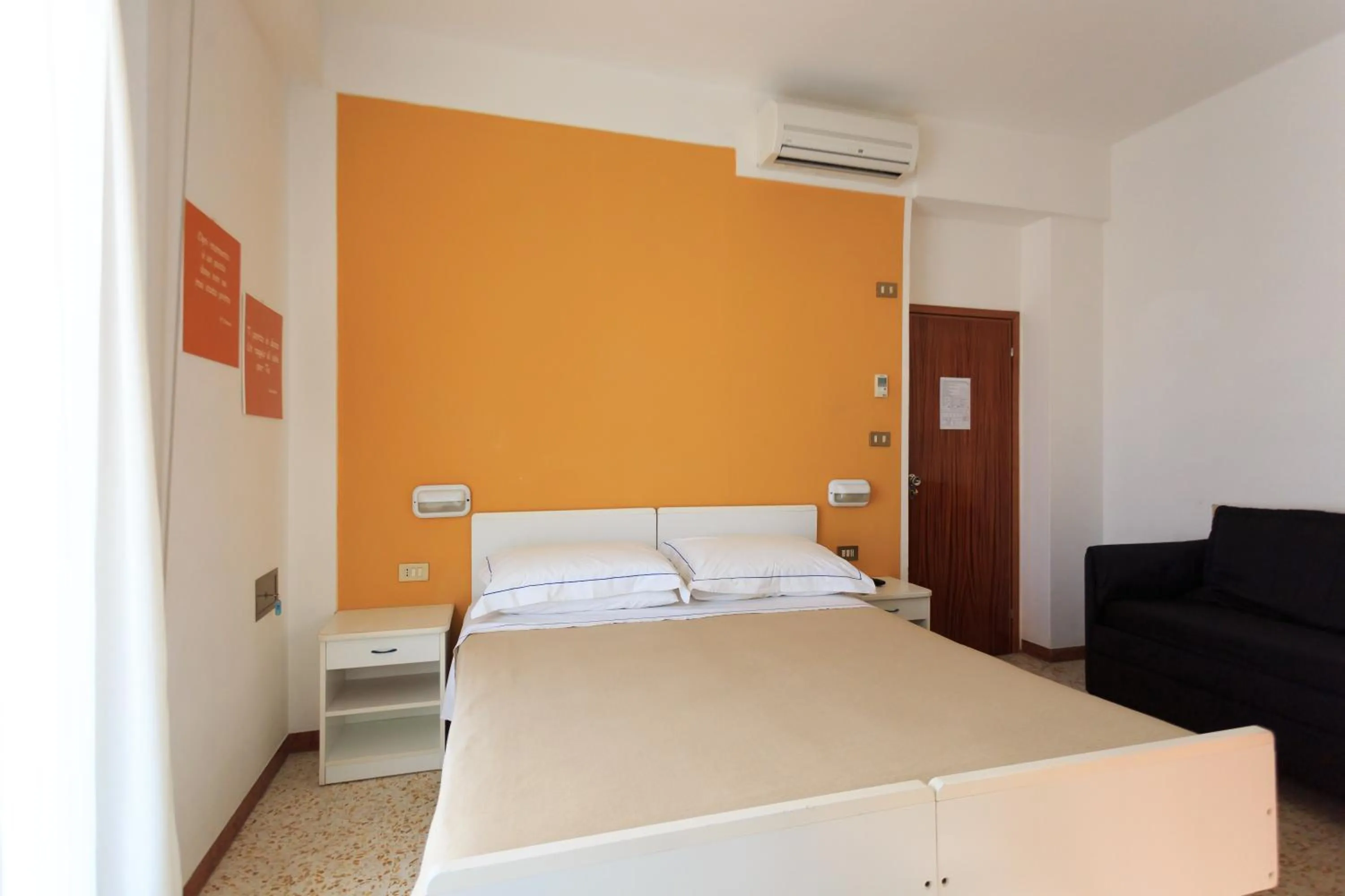 Bedroom, Bed in Mini Hotel