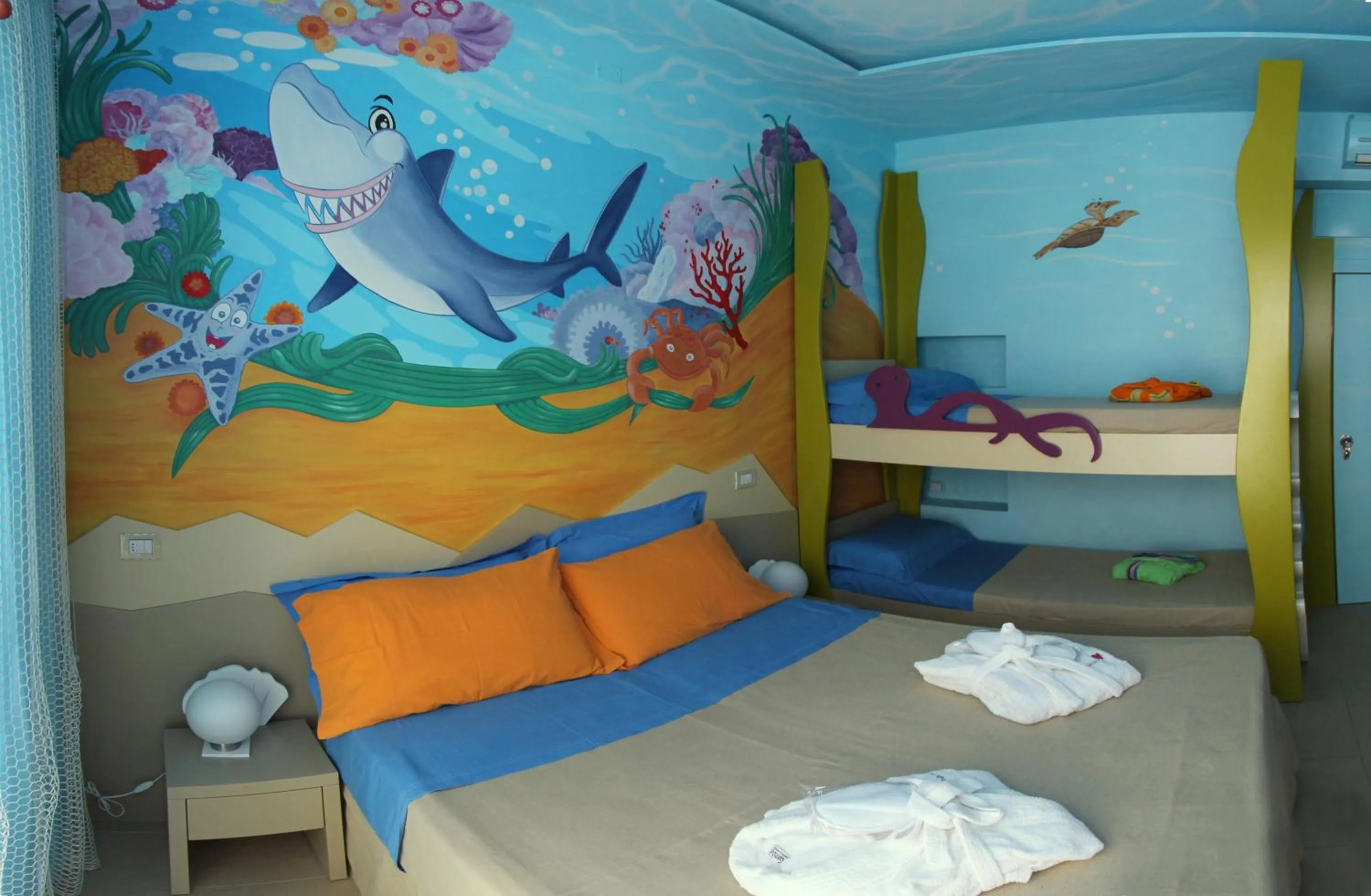 bunk bed, Bed in Mini Hotel