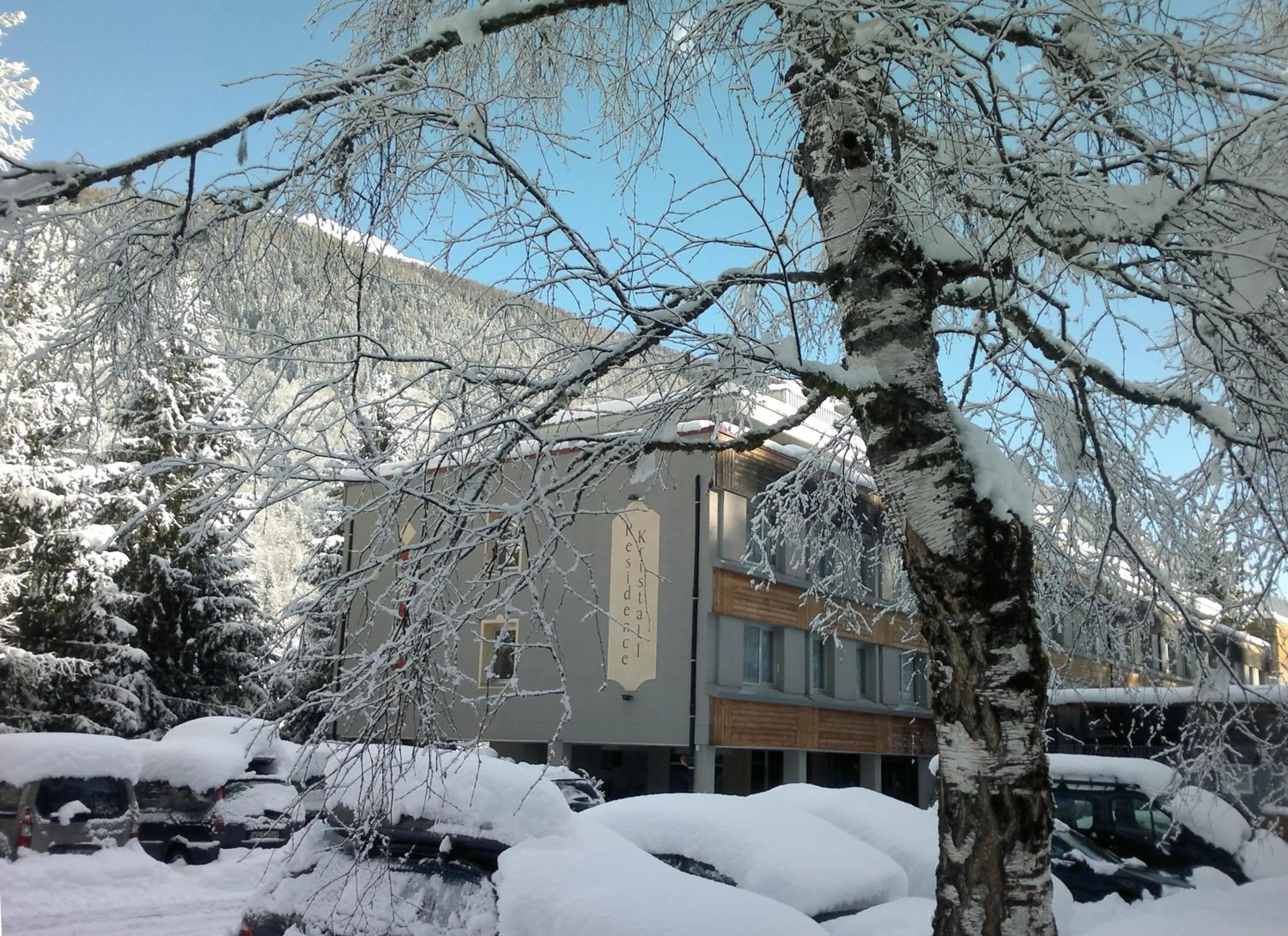 Facade/entrance in Residence Kristall