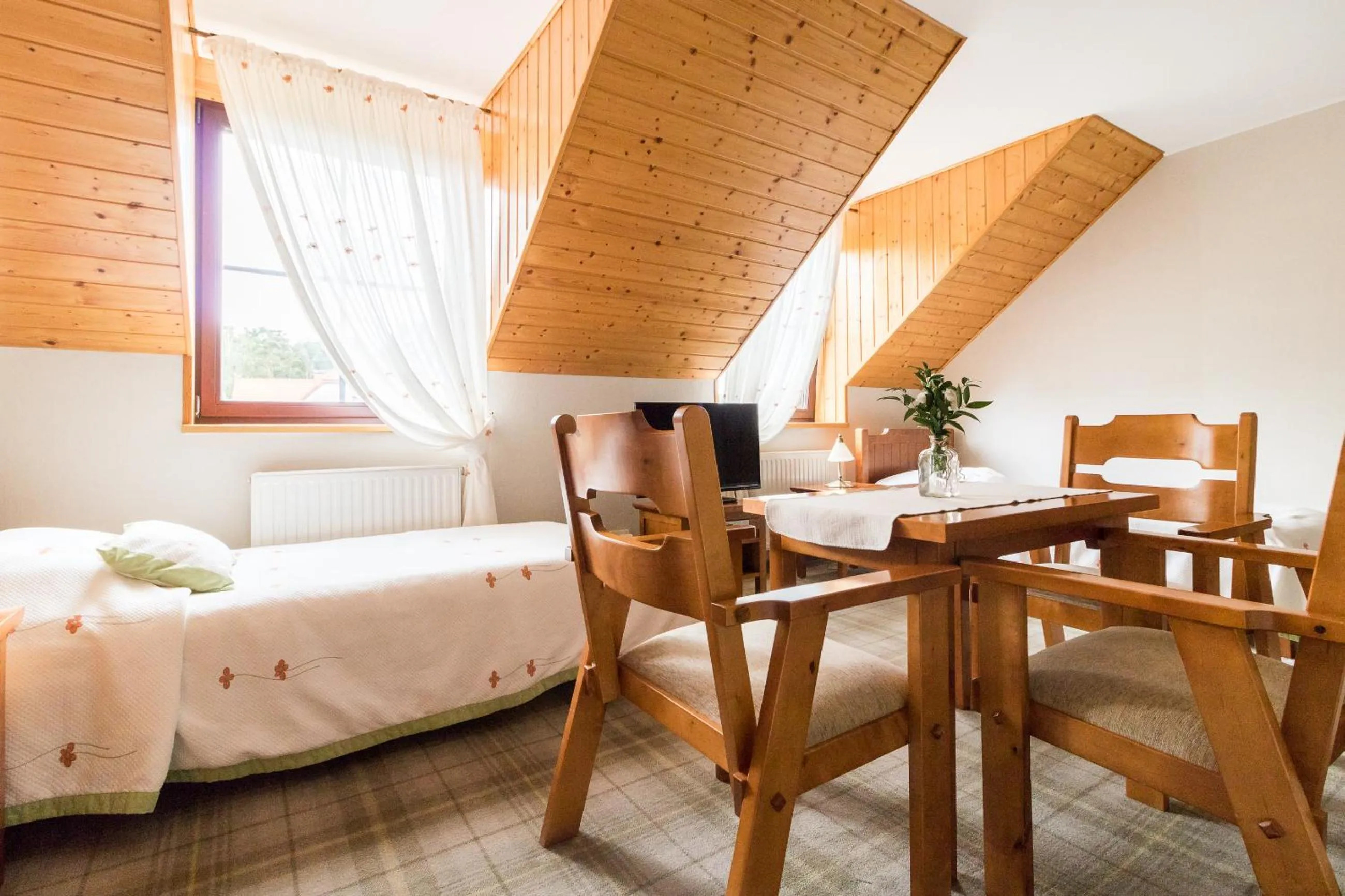 Photo of the whole room, Bed in Hotel Osada Karbówko Wellness & SPA