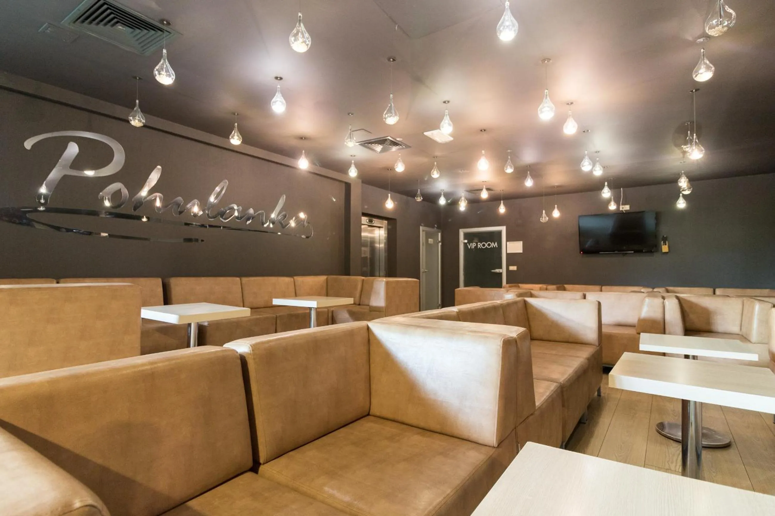 Billiard in Hotel Osada Karbówko Wellness & SPA