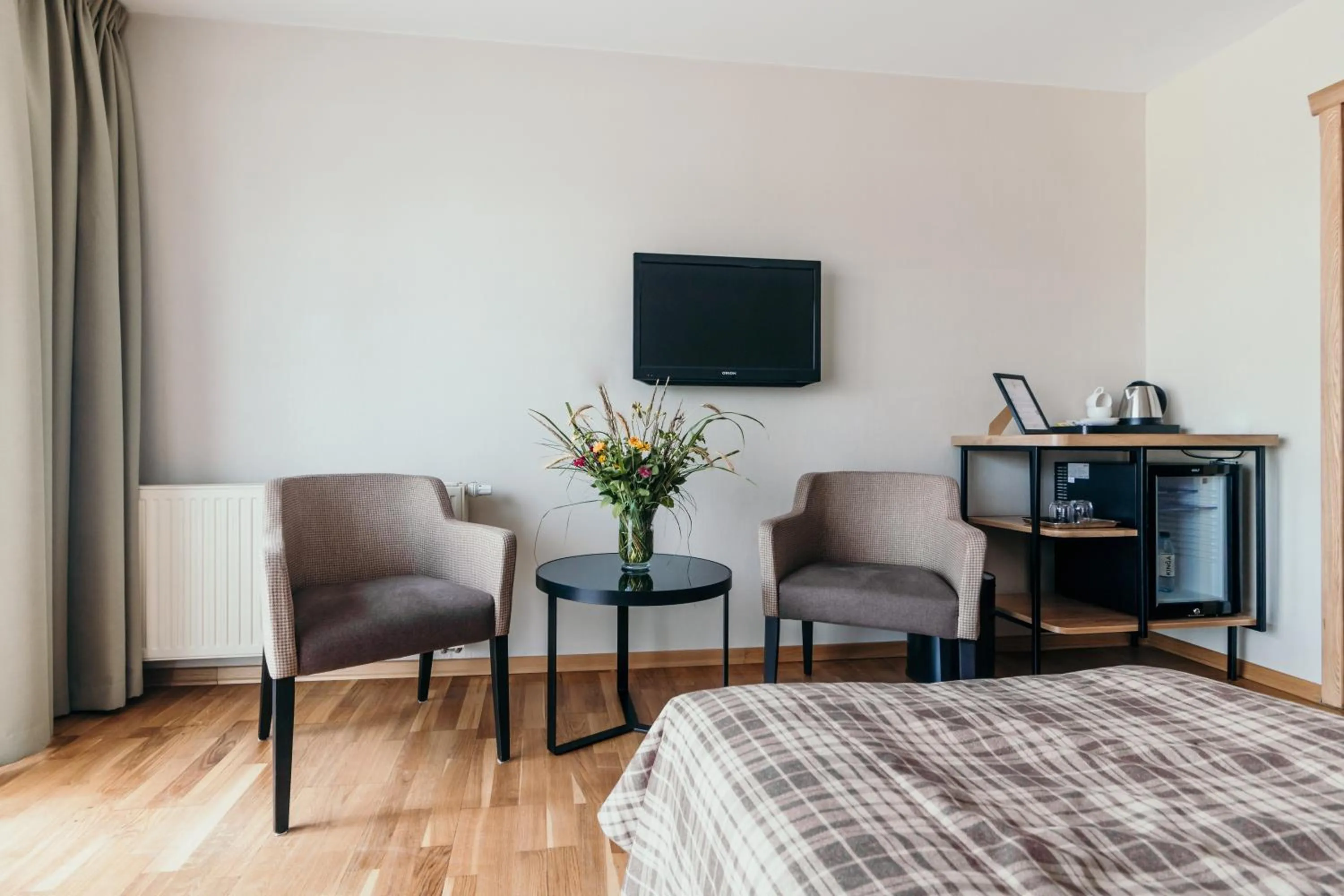 Seating area, Bed in Hotel Osada Karbówko Wellness & SPA