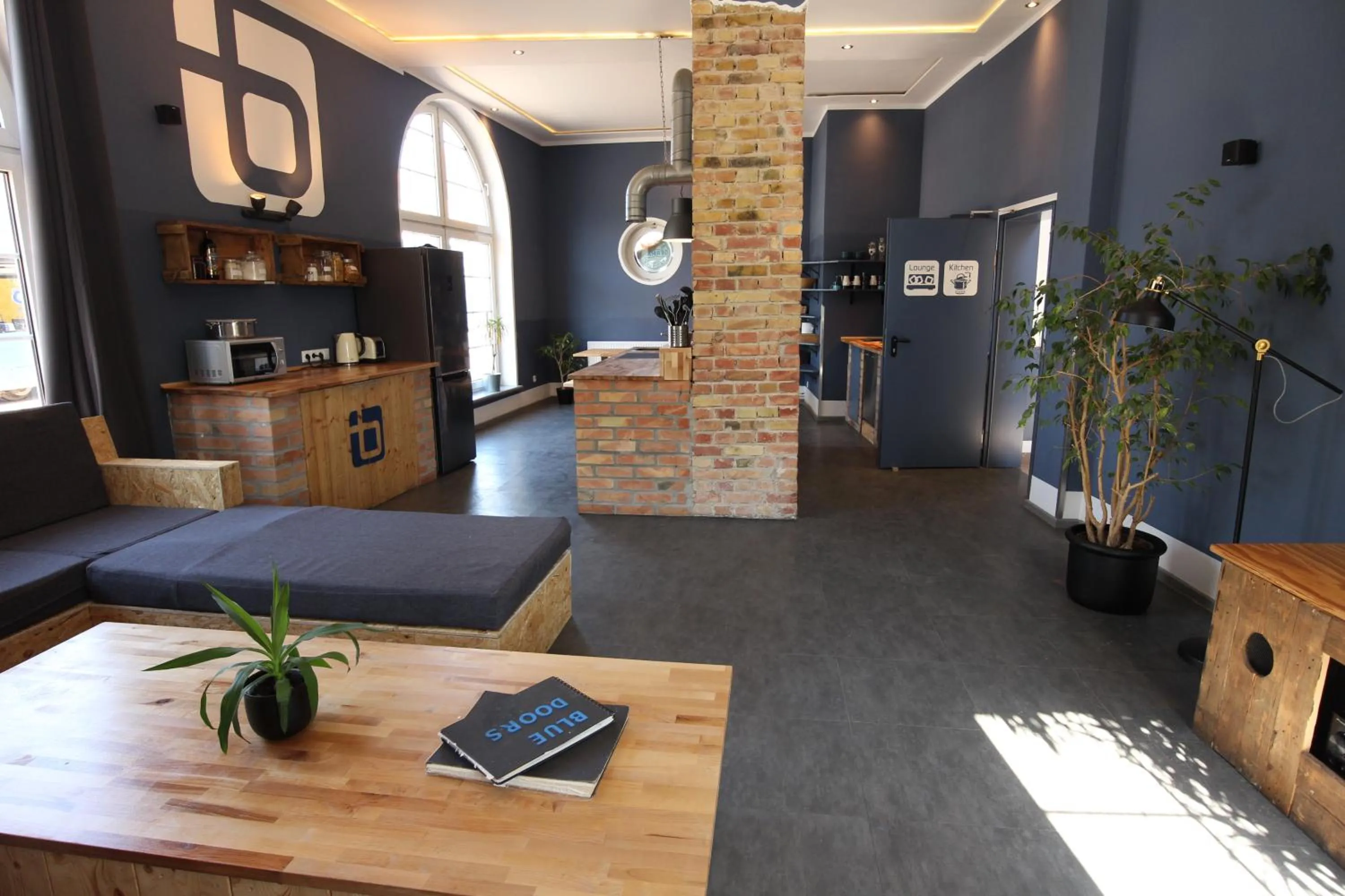 Lounge or bar in Blue Doors Hostel KTV