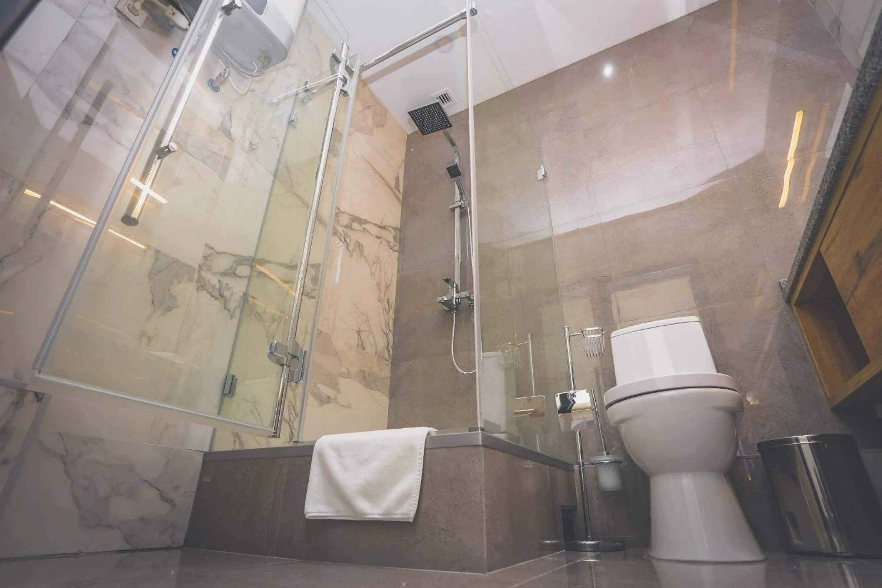 Shower in Aurum hotel