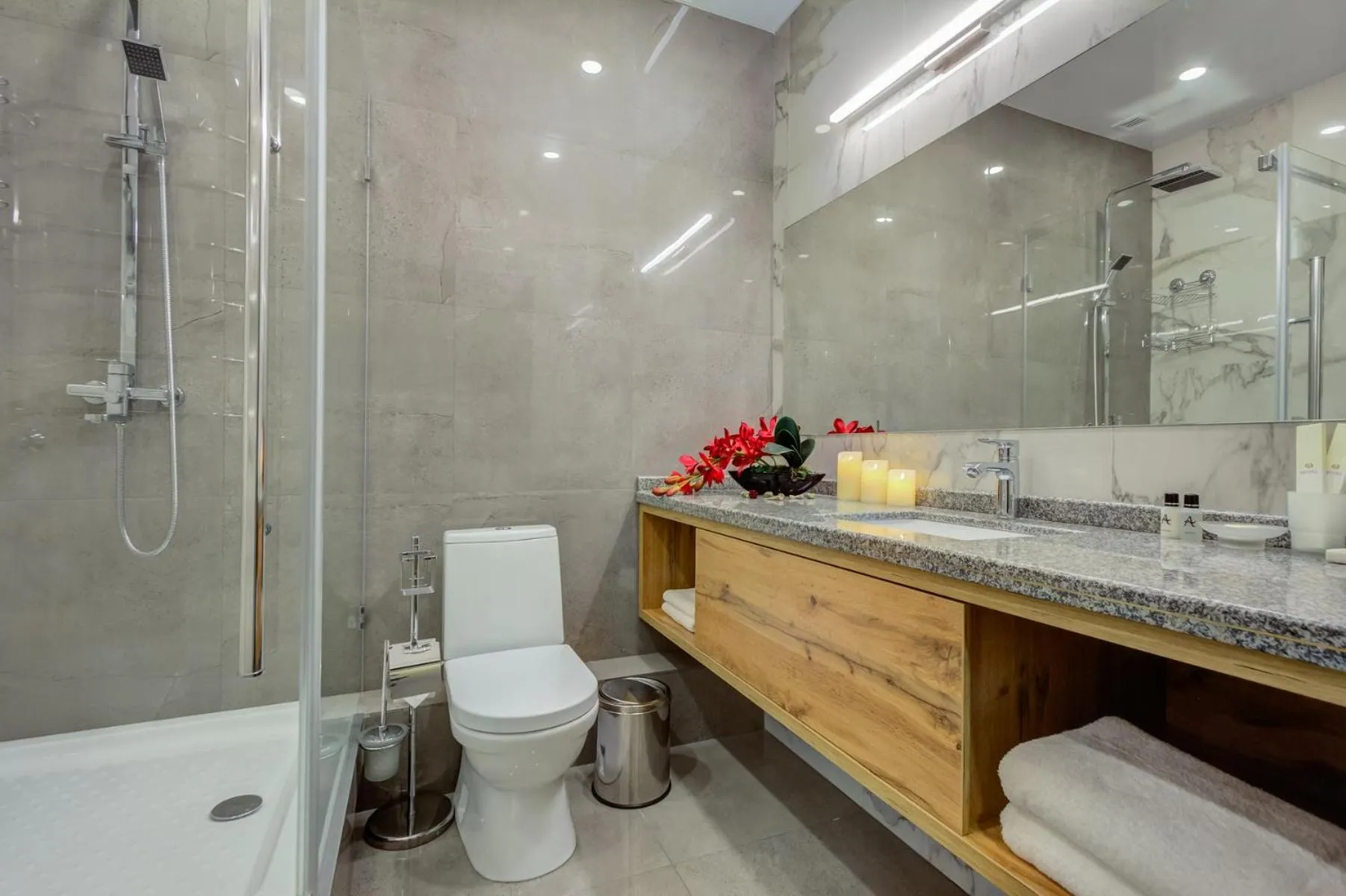 Shower in Aurum hotel