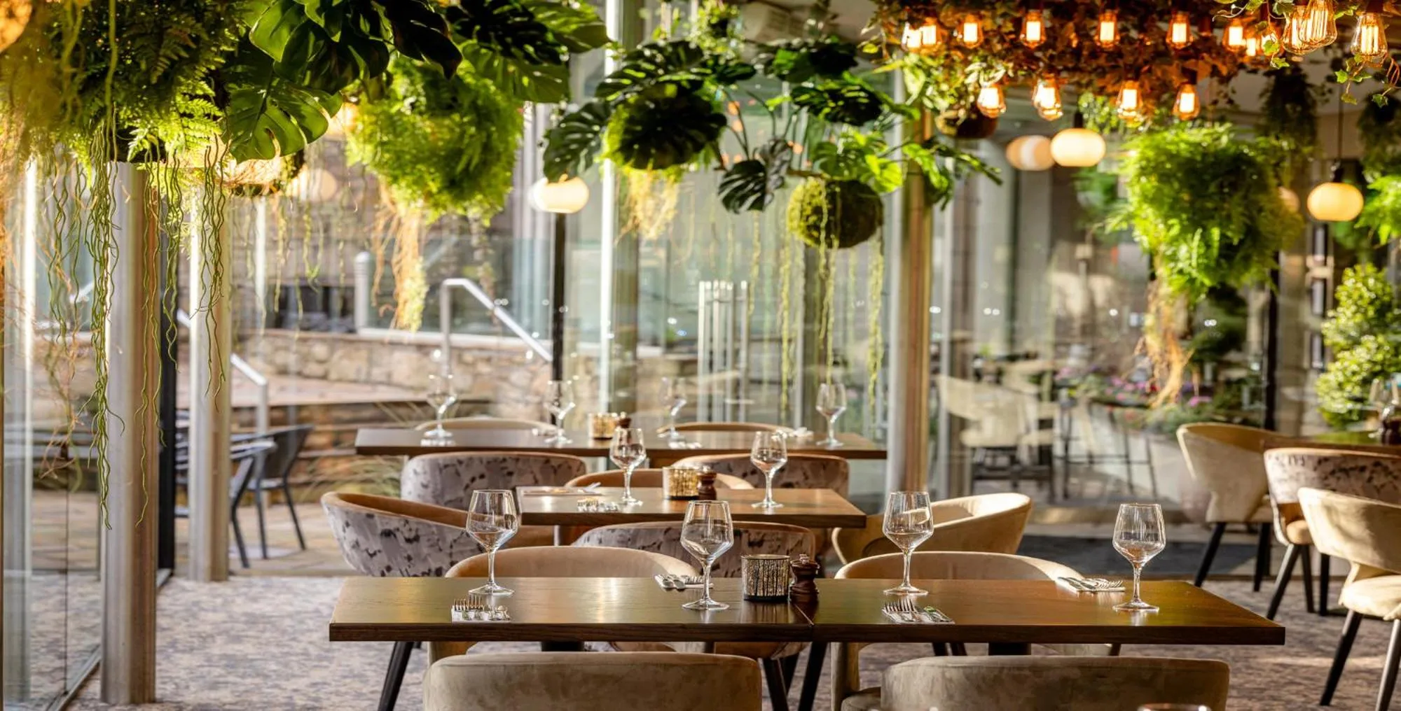 Restaurant/places to eat in The Torrance Hotel