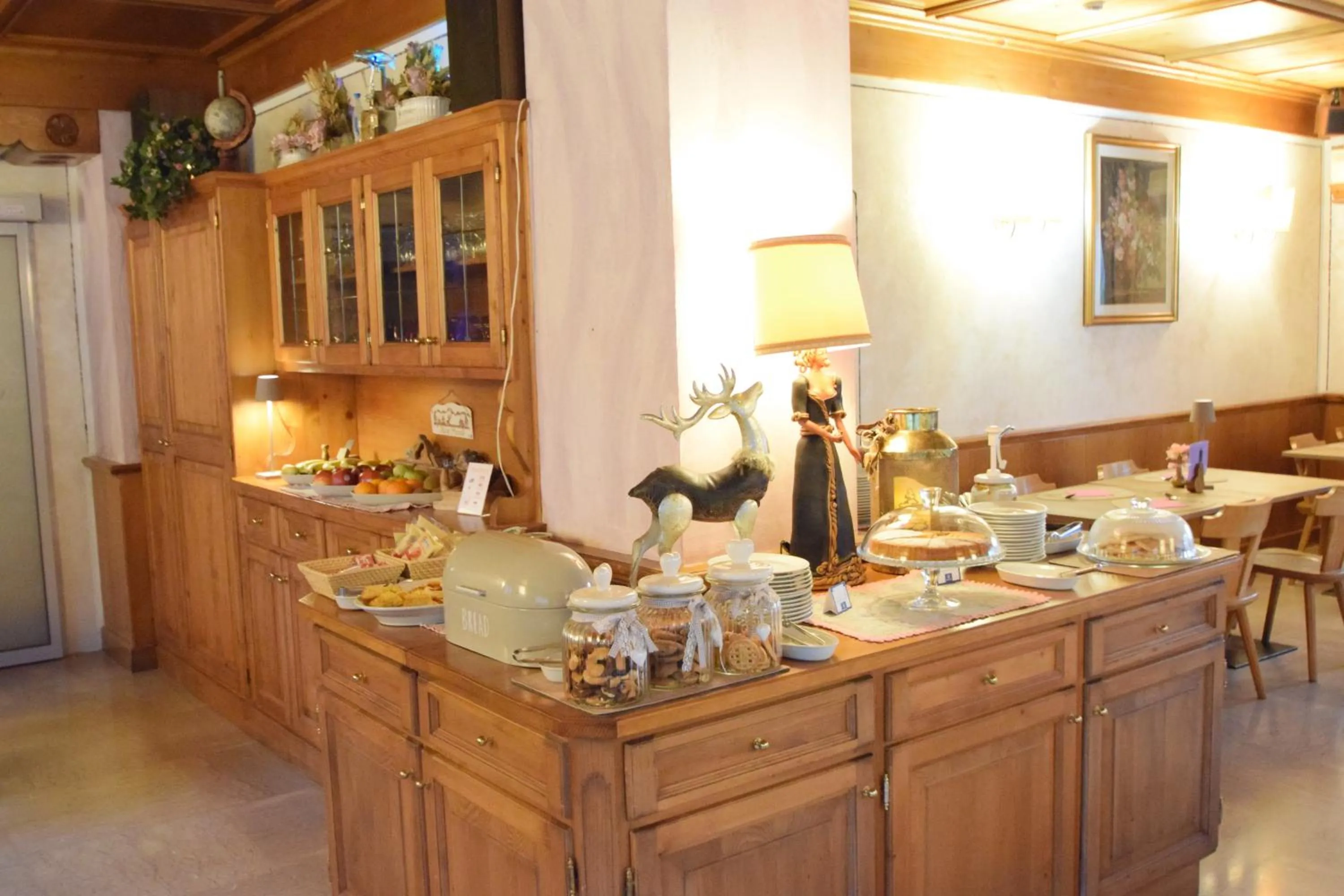 Breakfast in Albergo Miravalle-Tre Cime Views