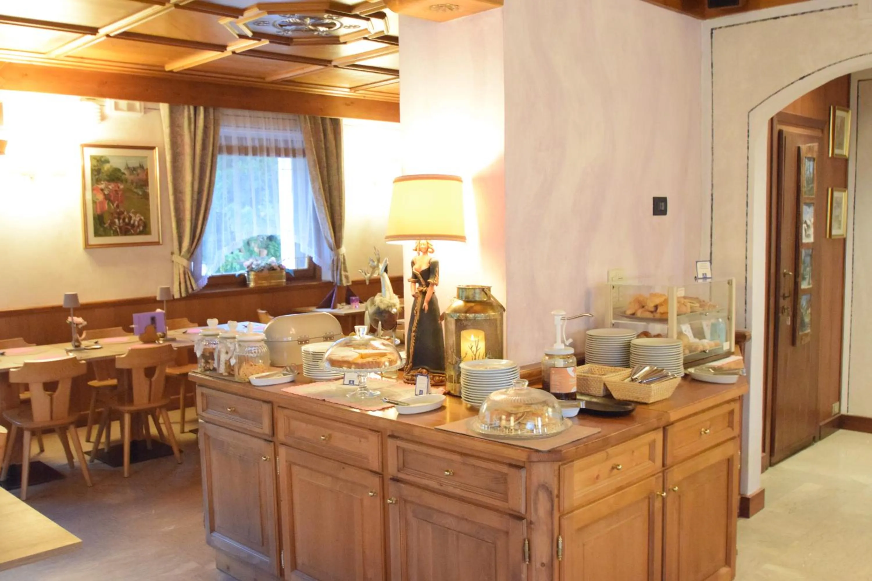 Continental breakfast in Albergo Miravalle-Tre Cime Views