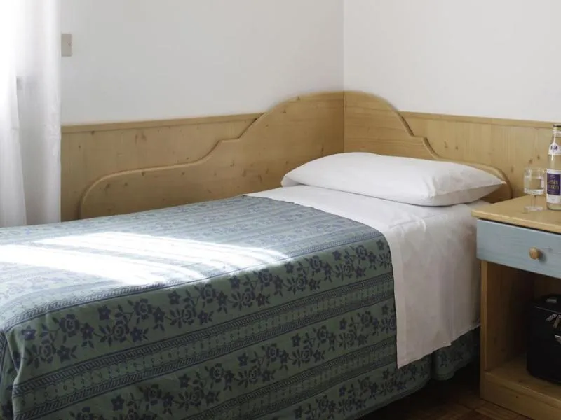 Bed in Albergo Miravalle-Tre Cime Views