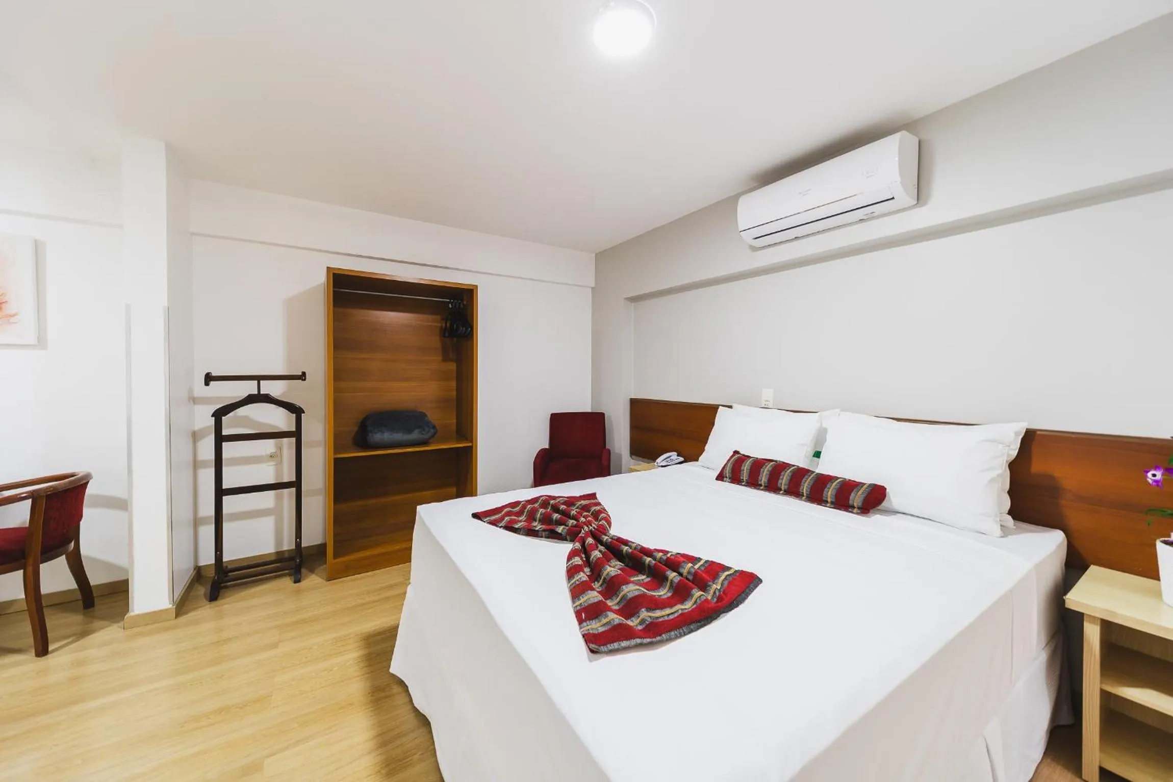 Bed in Hotel Nacional Inn Curitiba Estação Shopping