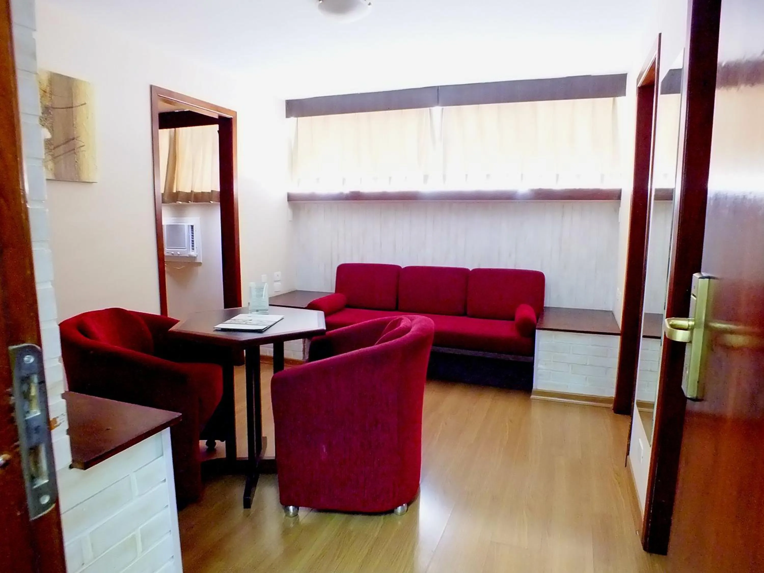 Living room in Hotel Nacional Inn Curitiba Estação Shopping