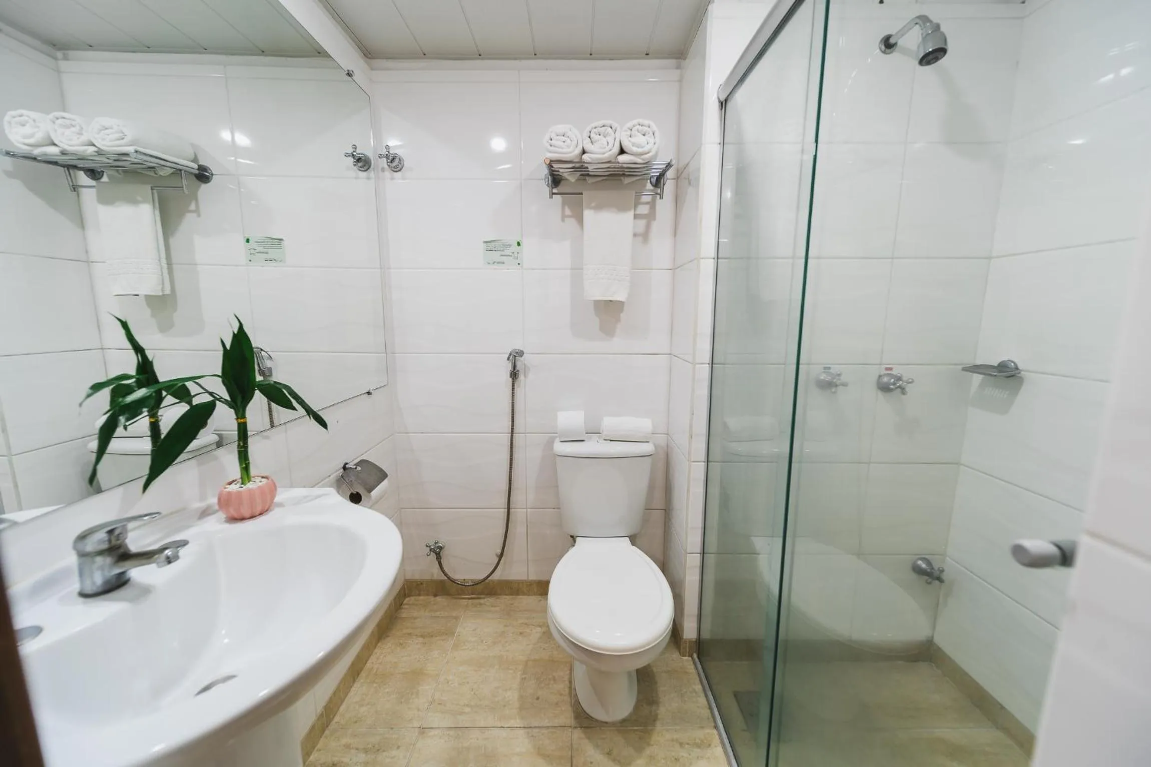 Bathroom in Hotel Nacional Inn Curitiba Estação Shopping