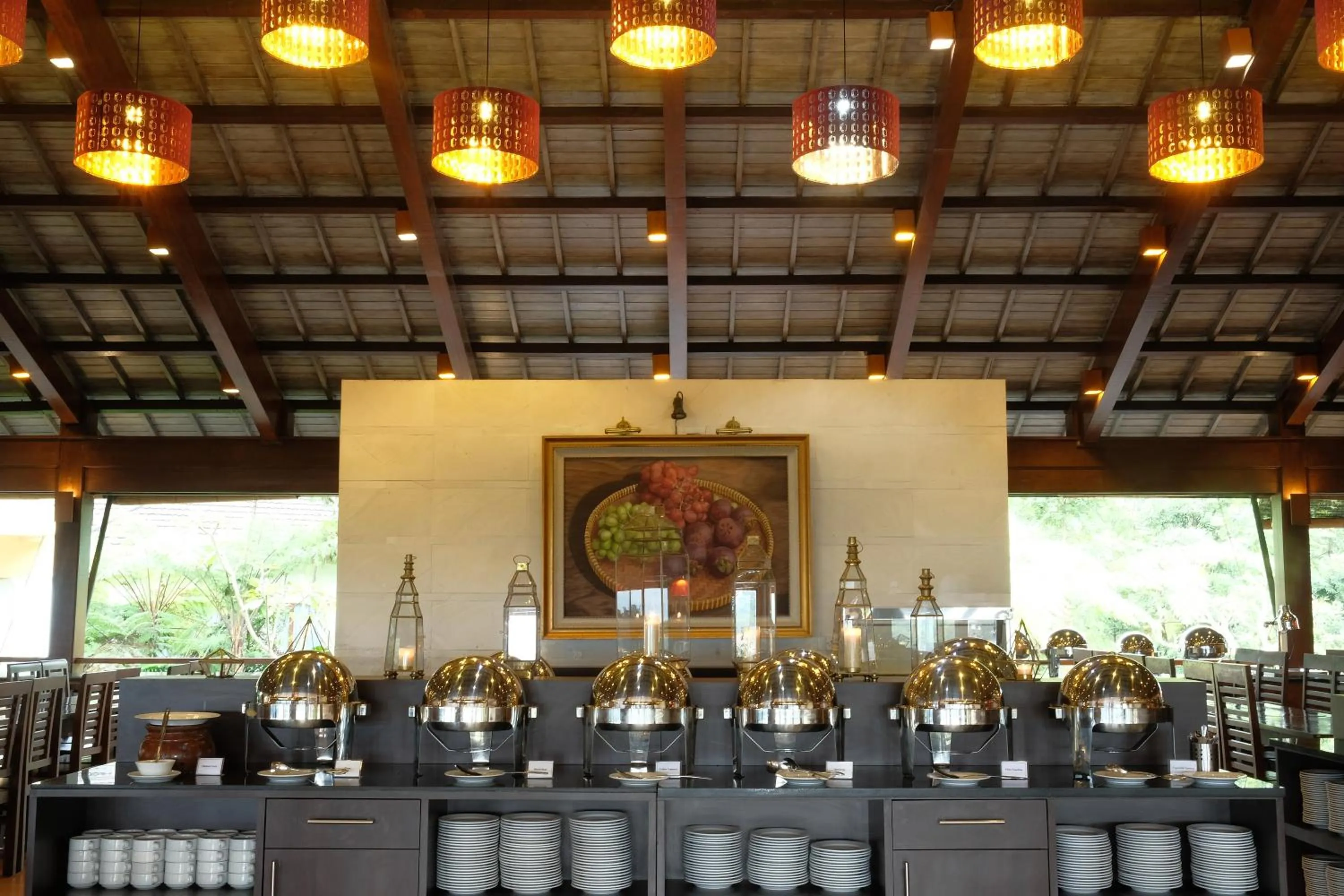 Restaurant/places to eat in The Grand Hill Resort-Hotel