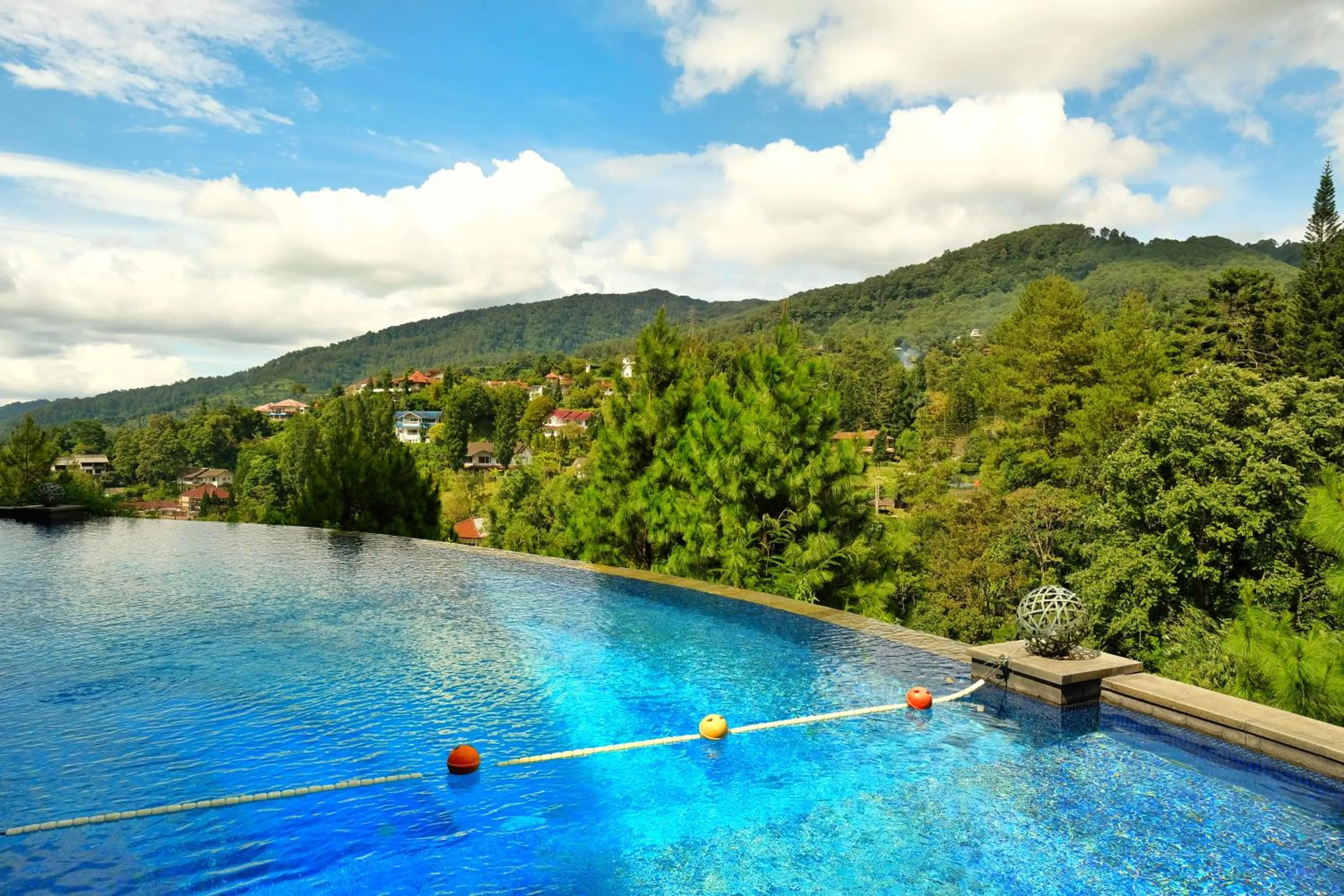 Swimming pool in The Grand Hill Resort-Hotel