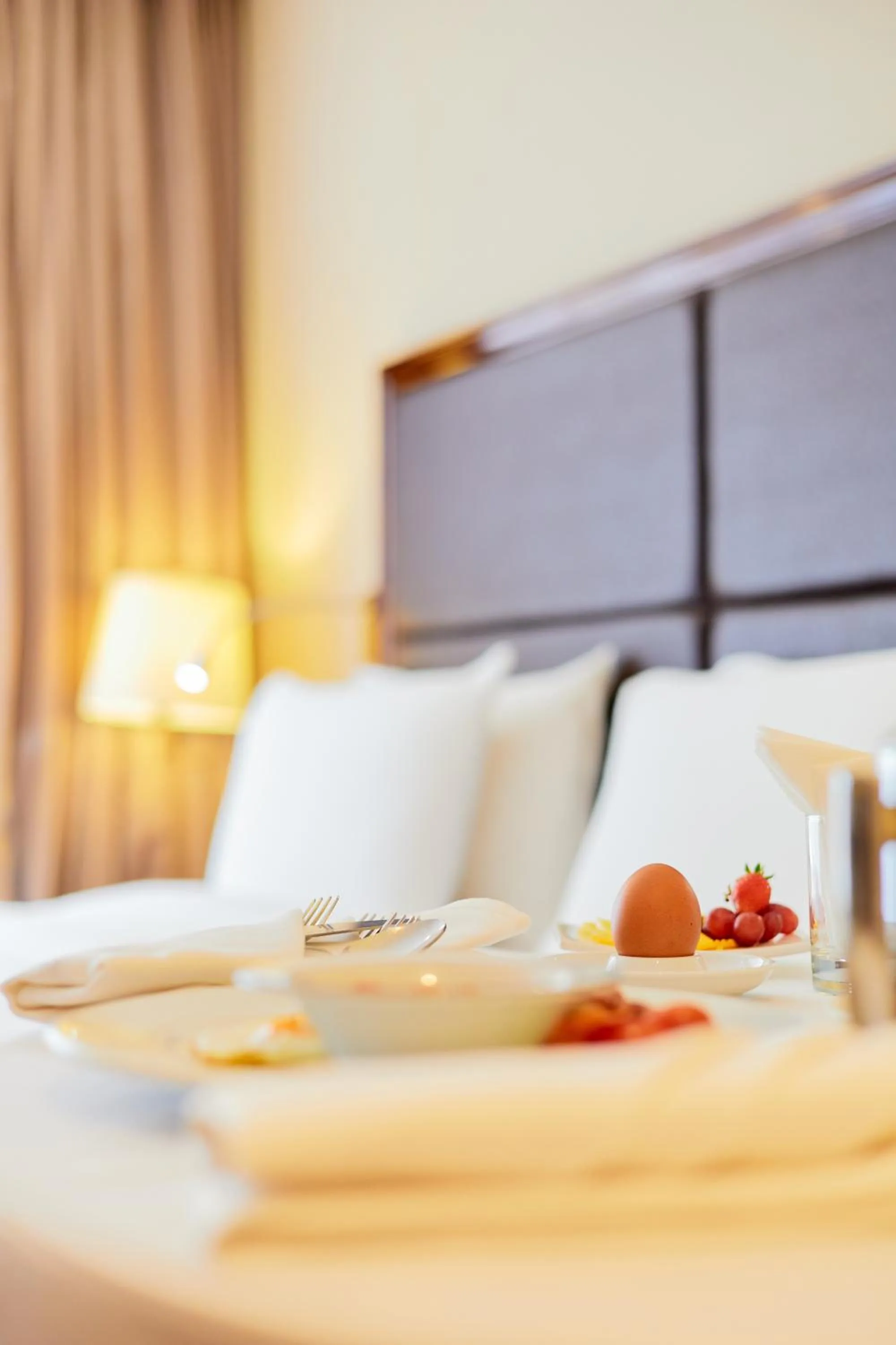 room service, Bed in Mercure Nairobi Upper Hill