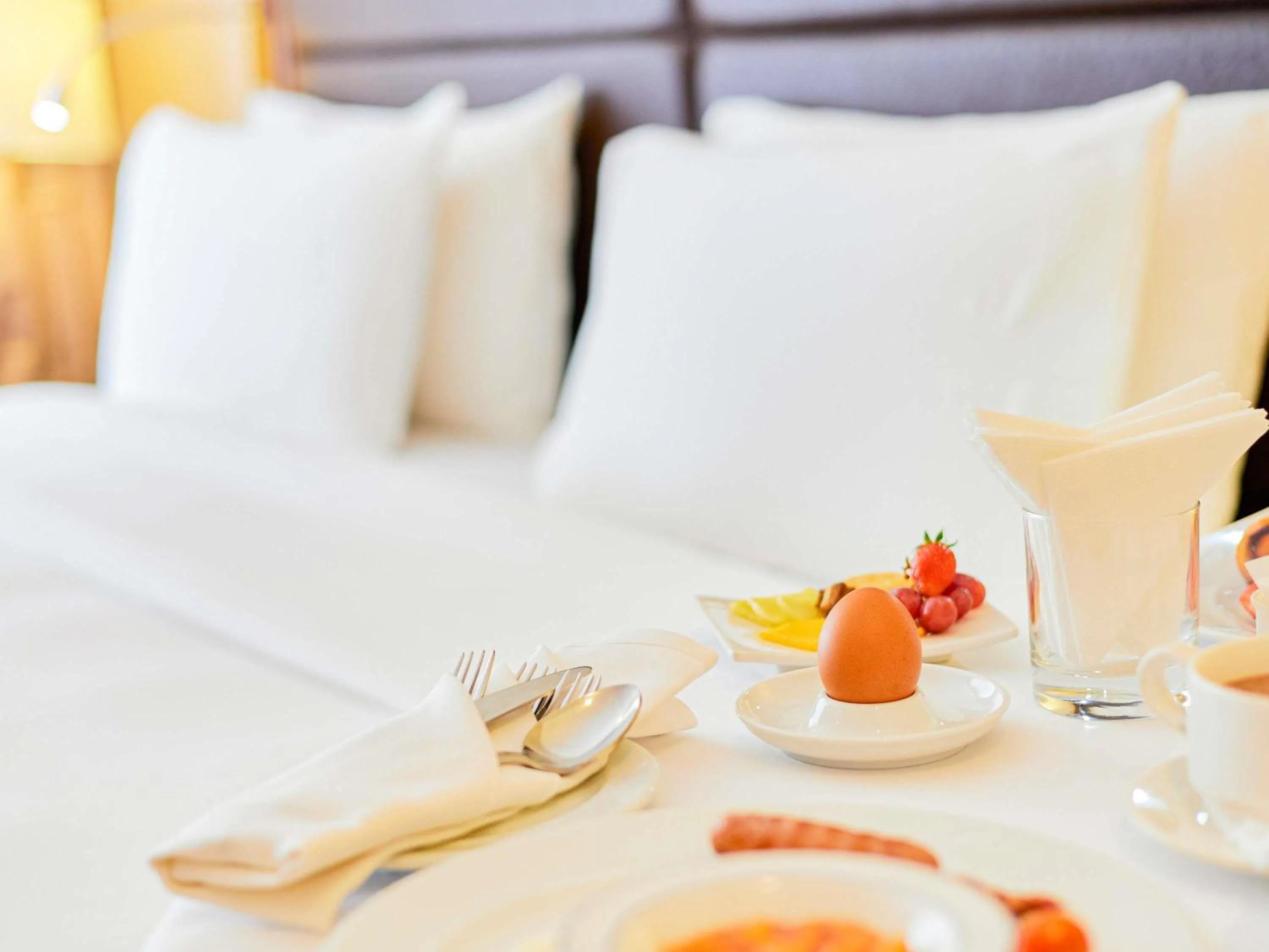 Bedroom, Bed in Mercure Nairobi Upper Hill