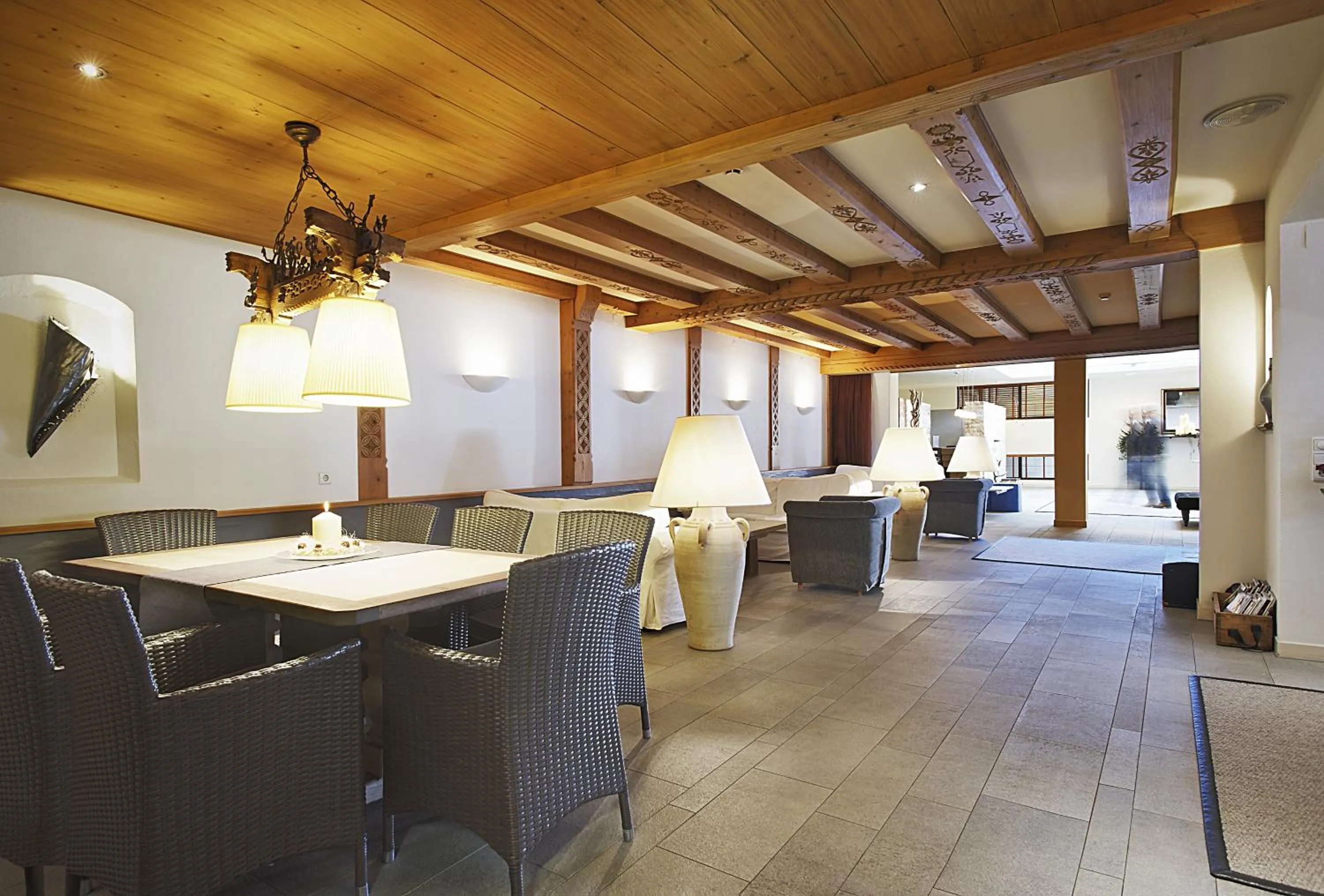 Lounge or bar in Hotel Edelweiss