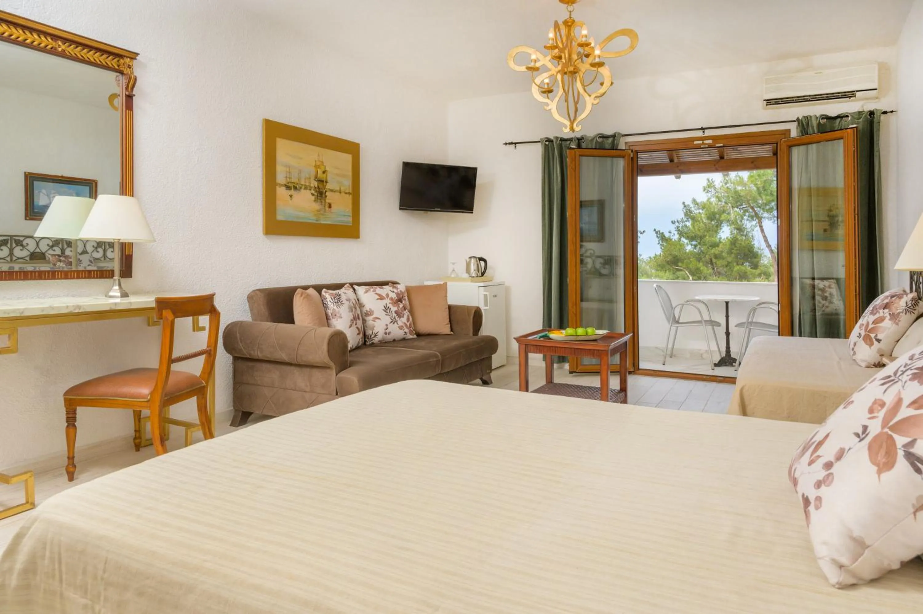 Bedroom, Bed in Leandros Hotel