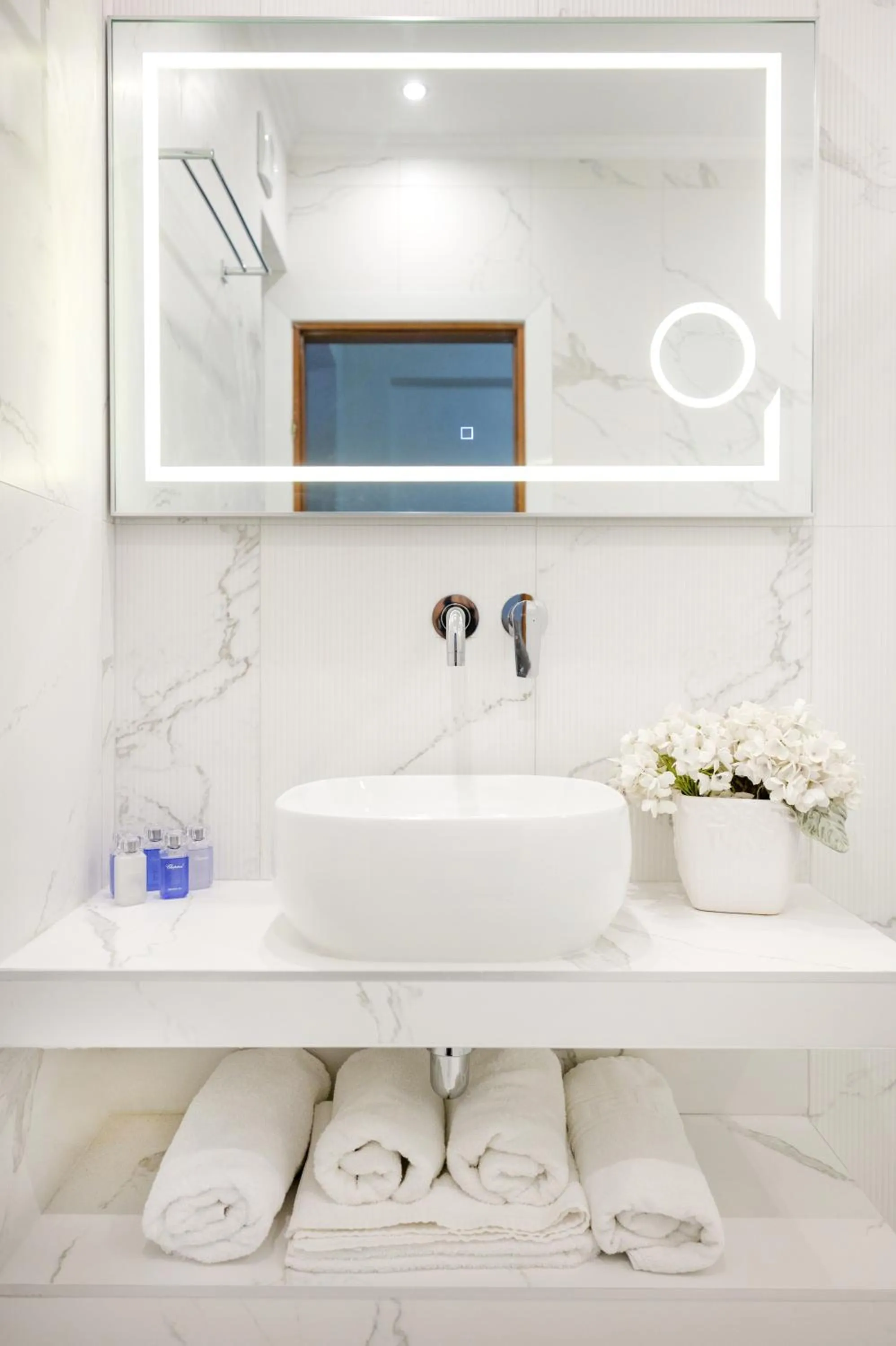 Bathroom in Leandros Hotel