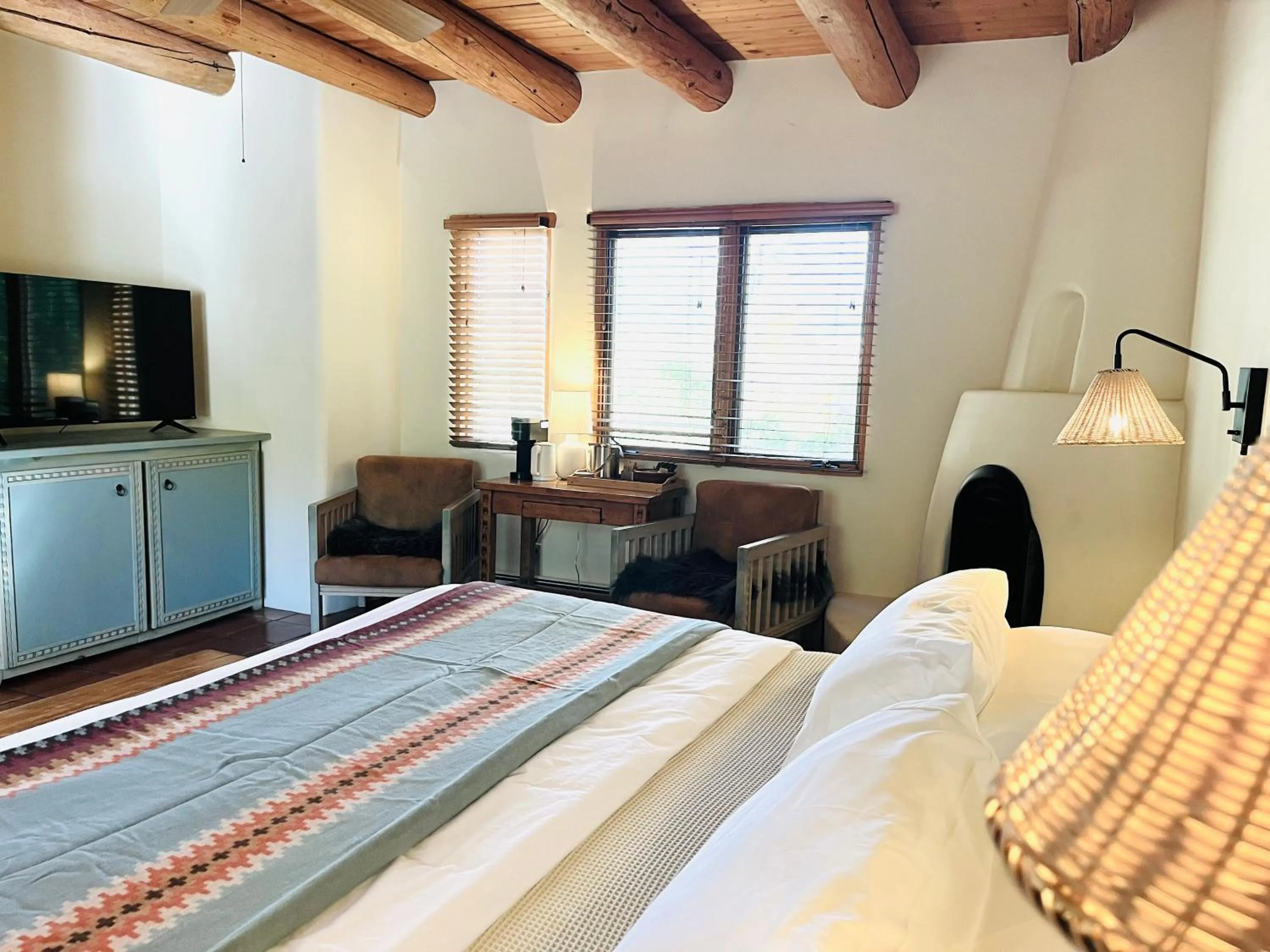 Bed in Hacienda Del Sol Historic B&B