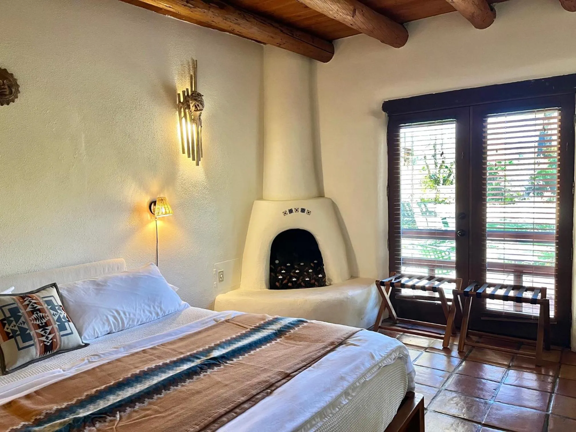 Bed in Hacienda Del Sol Historic B&B