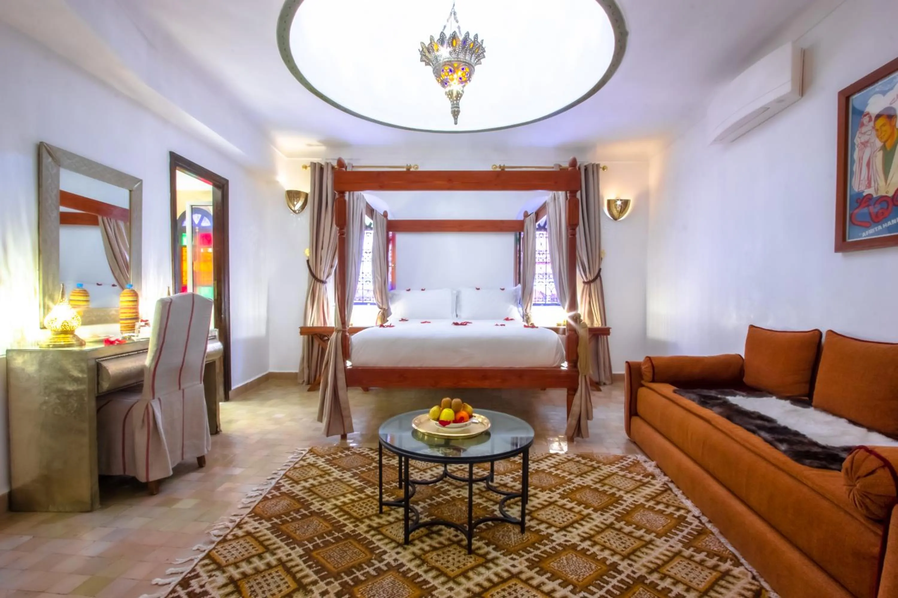 Photo of the whole room, Bed in Dar Anika