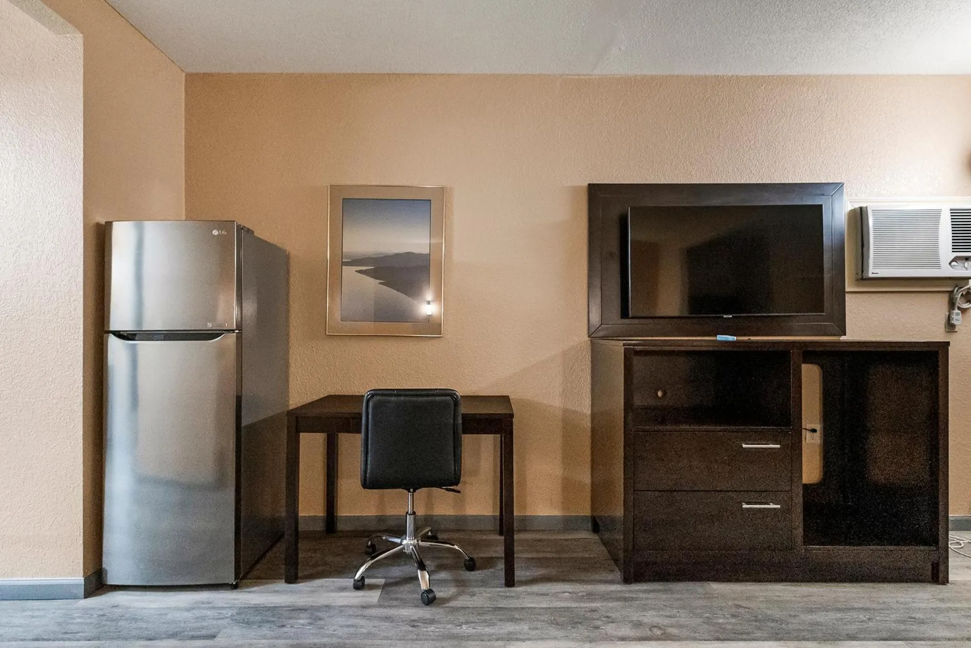 TV and multimedia in Country Inn Sonora