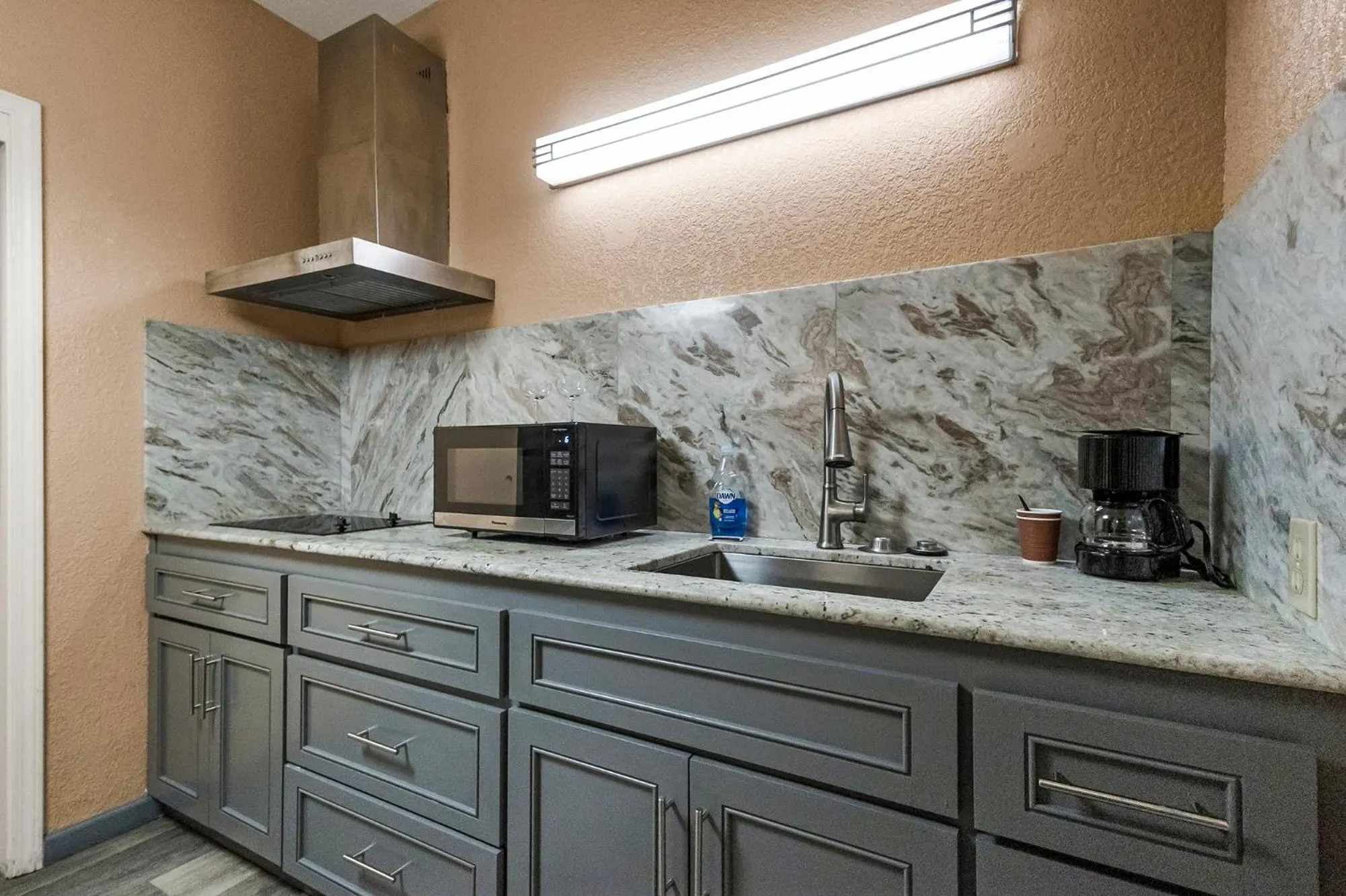 Coffee/tea facilities in Country Inn Sonora