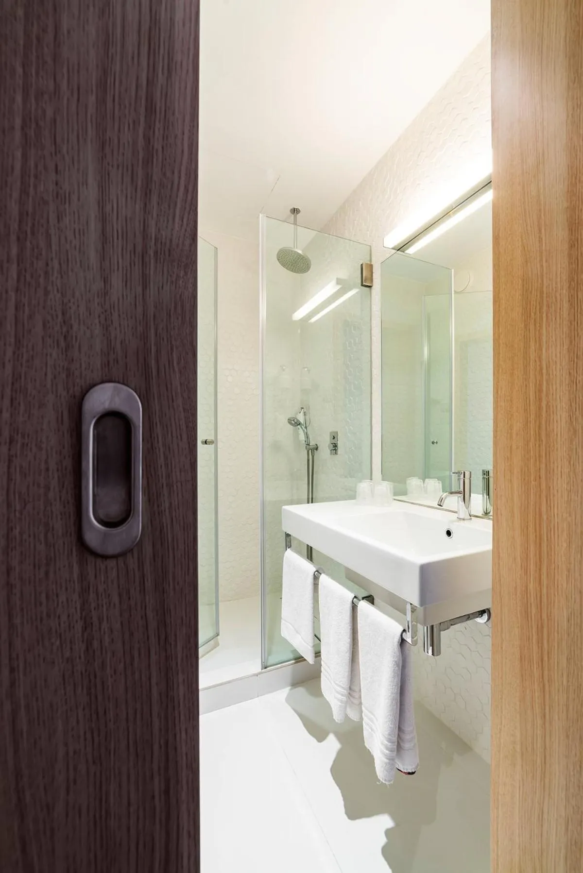 Shower in Moov Hotel Porto Centro