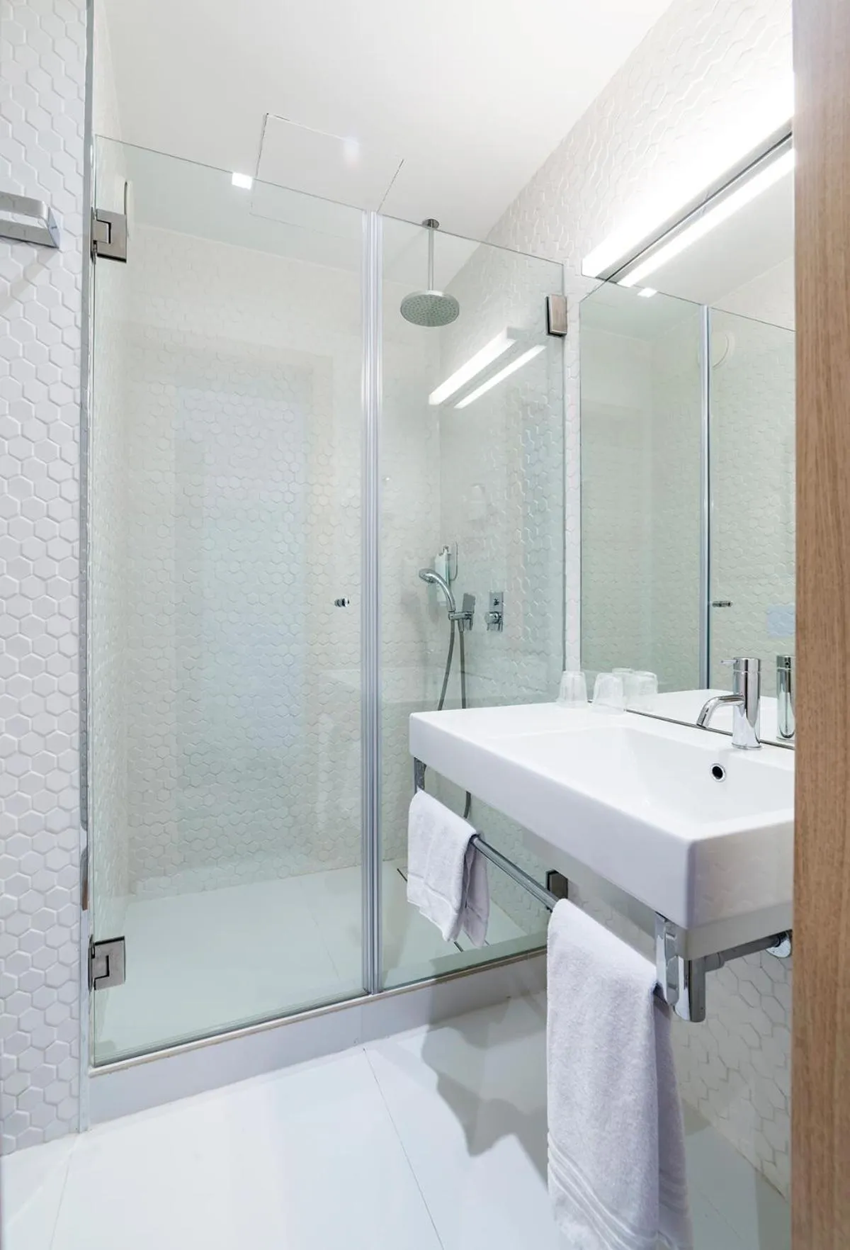 Shower in Moov Hotel Porto Centro