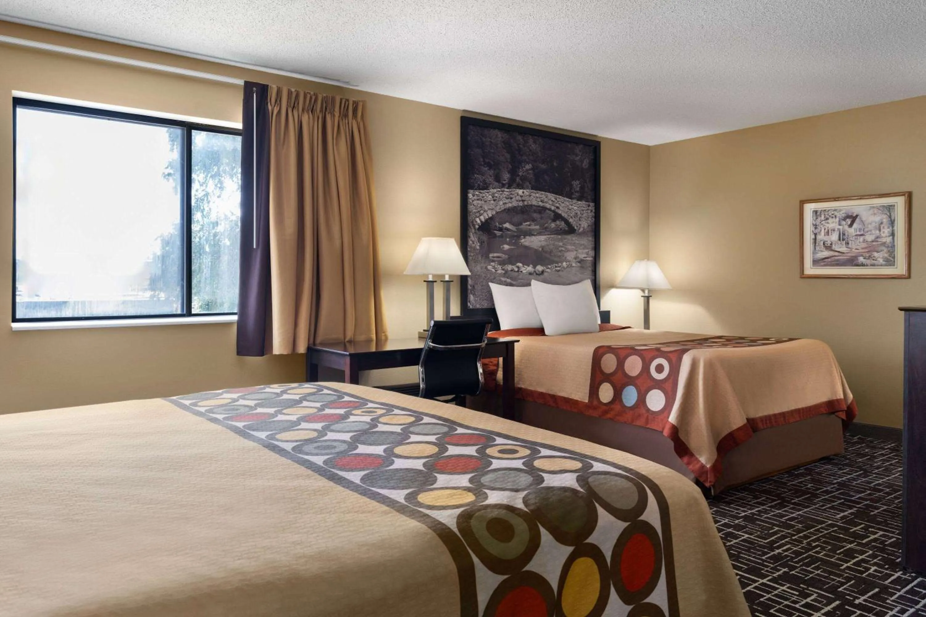 Photo of the whole room, Bed in Super 8 by Wyndham Dyersville