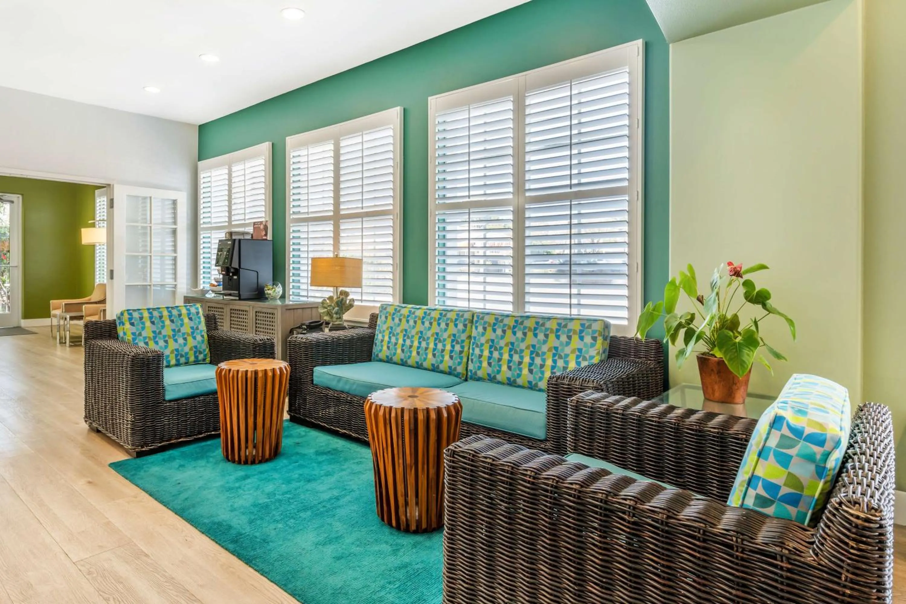 Lobby or reception in Best Western Plus Capitola By-the-Sea Inn & Suites