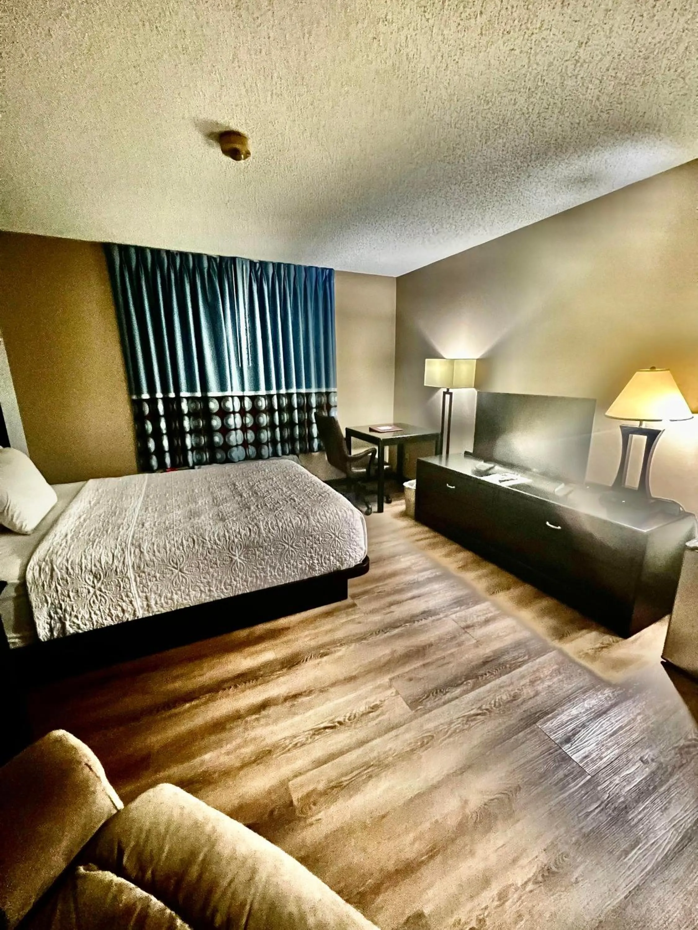 Bed in Super 8 by Wyndham Estherville