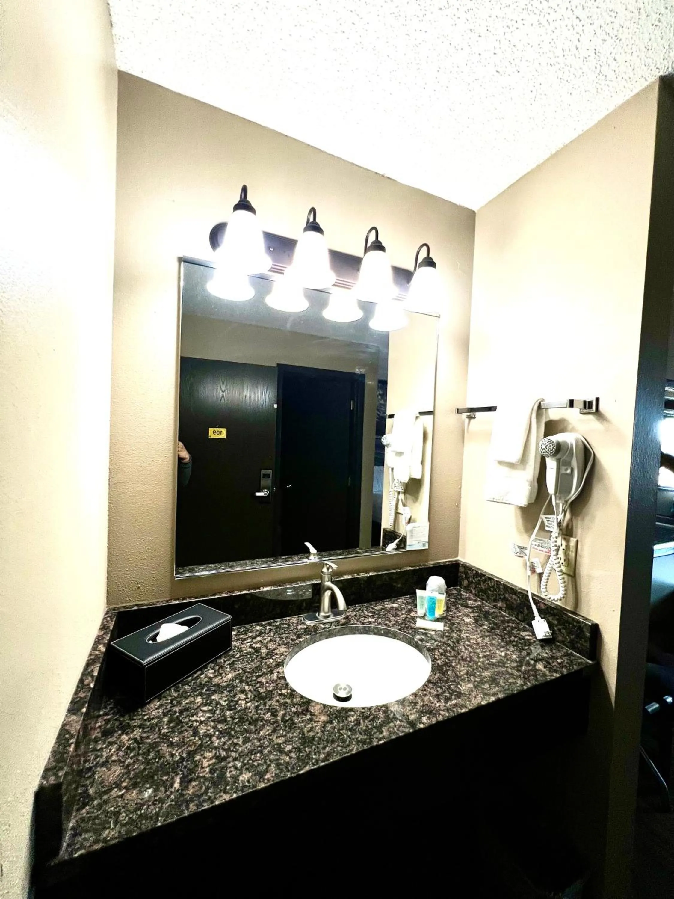 Super 8 by Wyndham Estherville