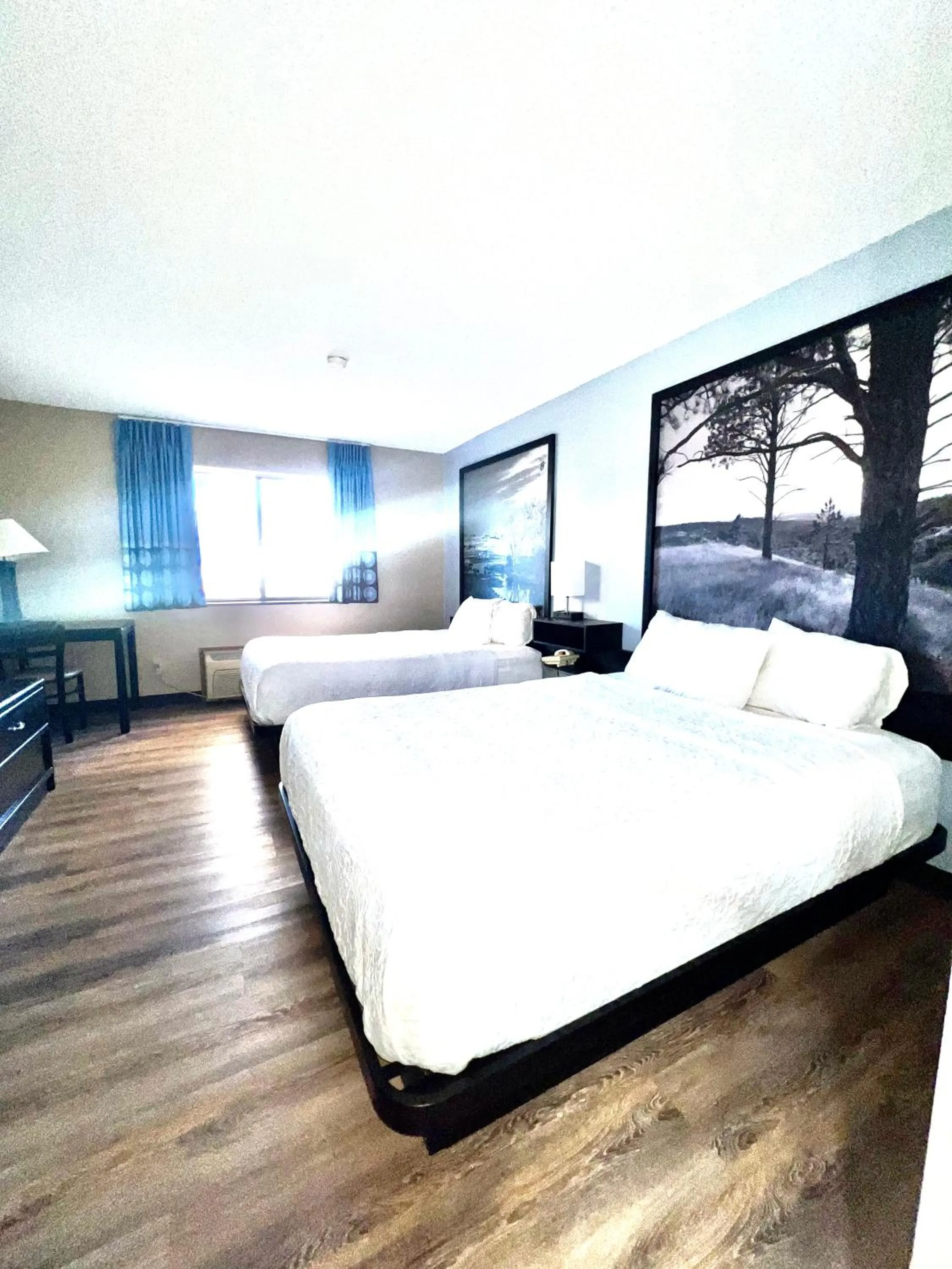 Bed in Super 8 by Wyndham Estherville