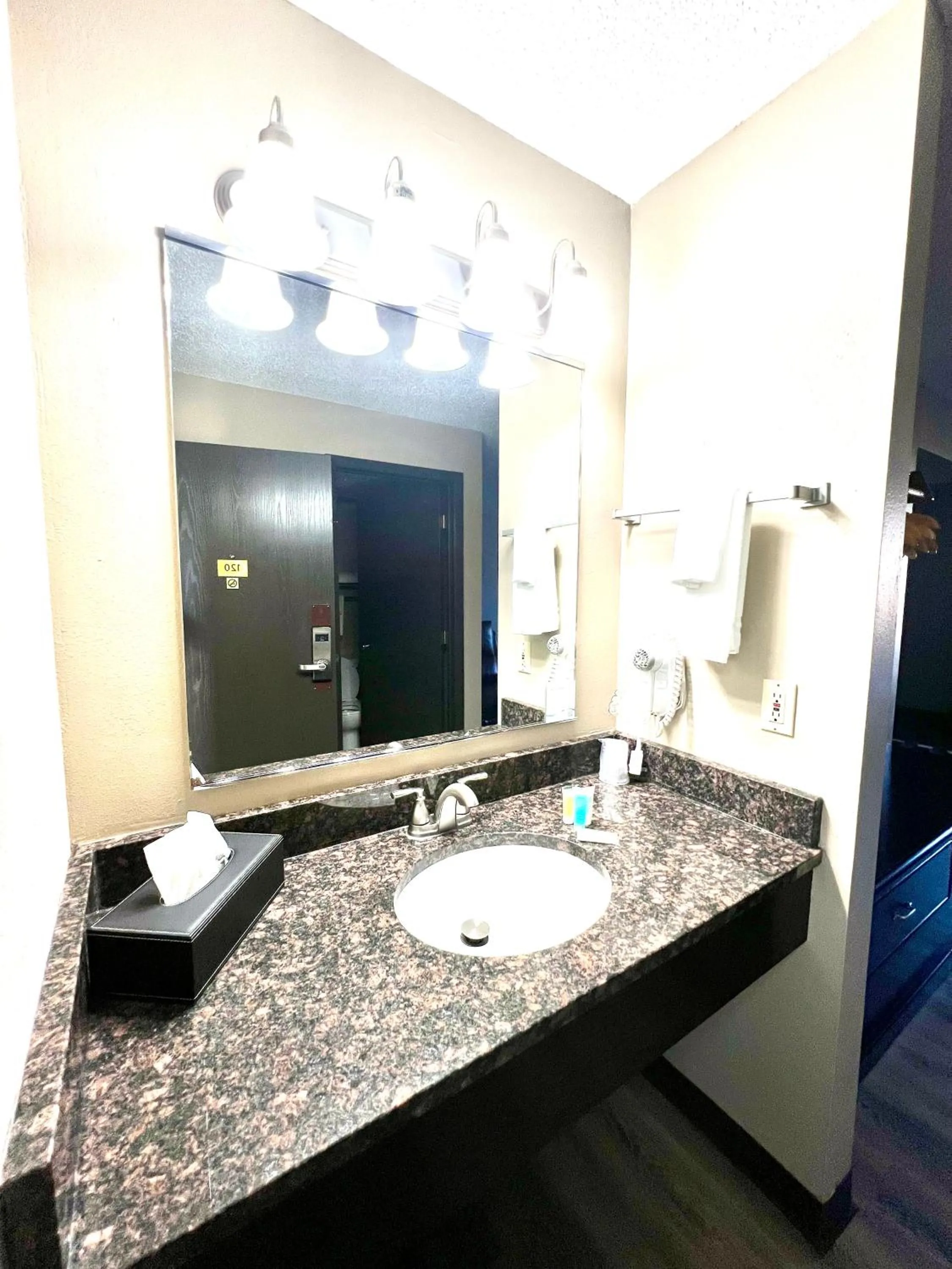 Super 8 by Wyndham Estherville