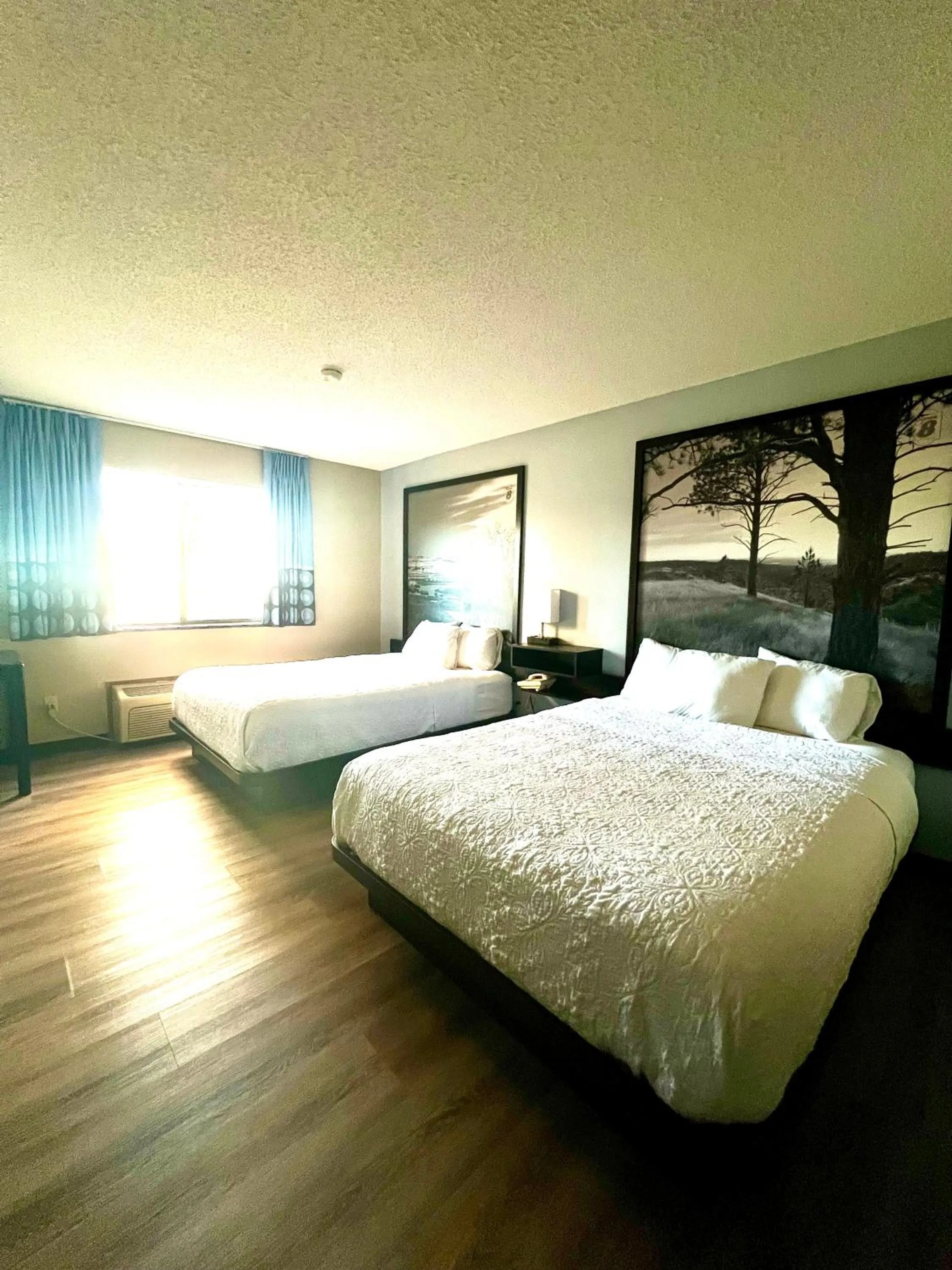 Bed in Super 8 by Wyndham Estherville