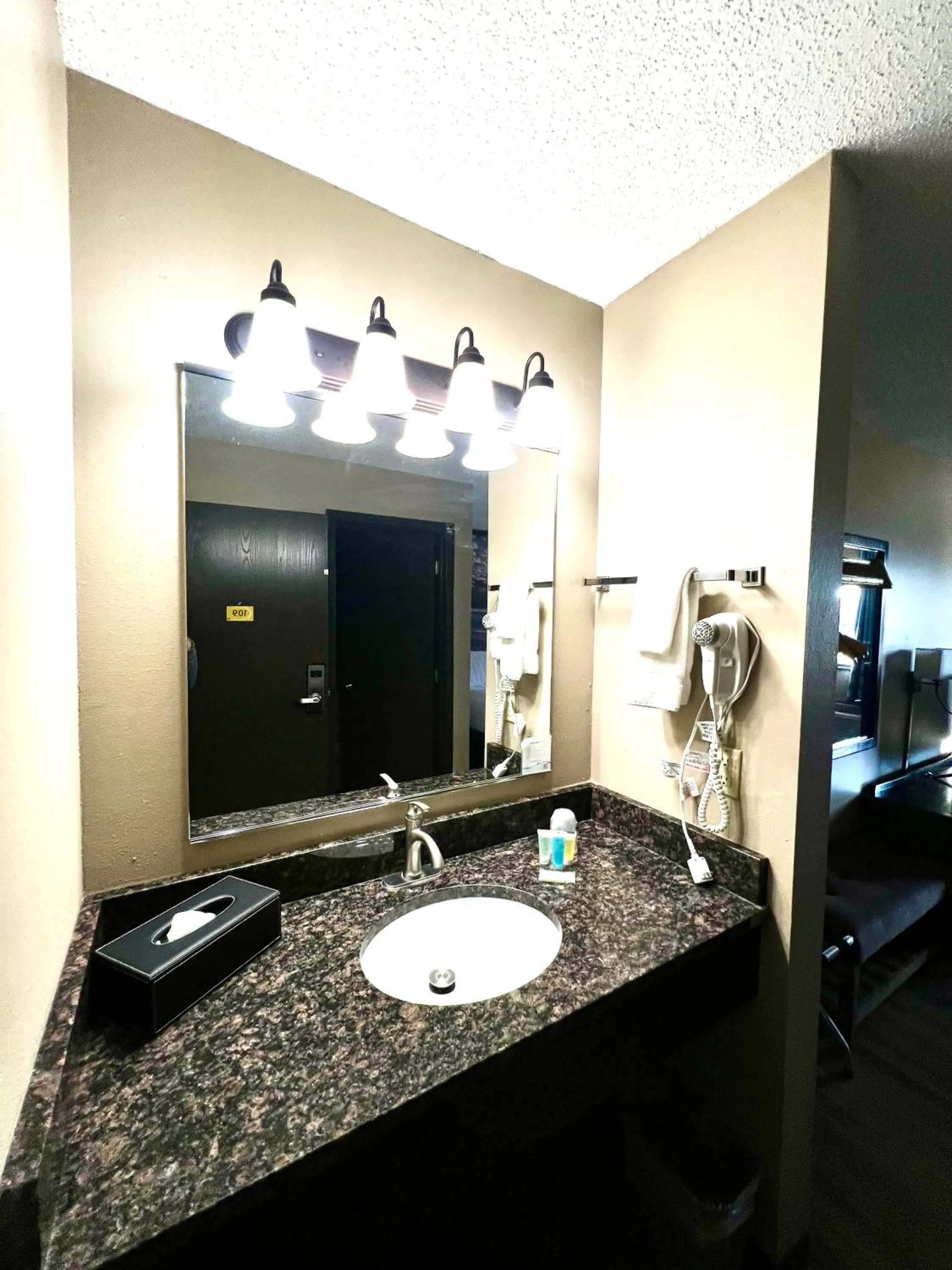 Super 8 by Wyndham Estherville