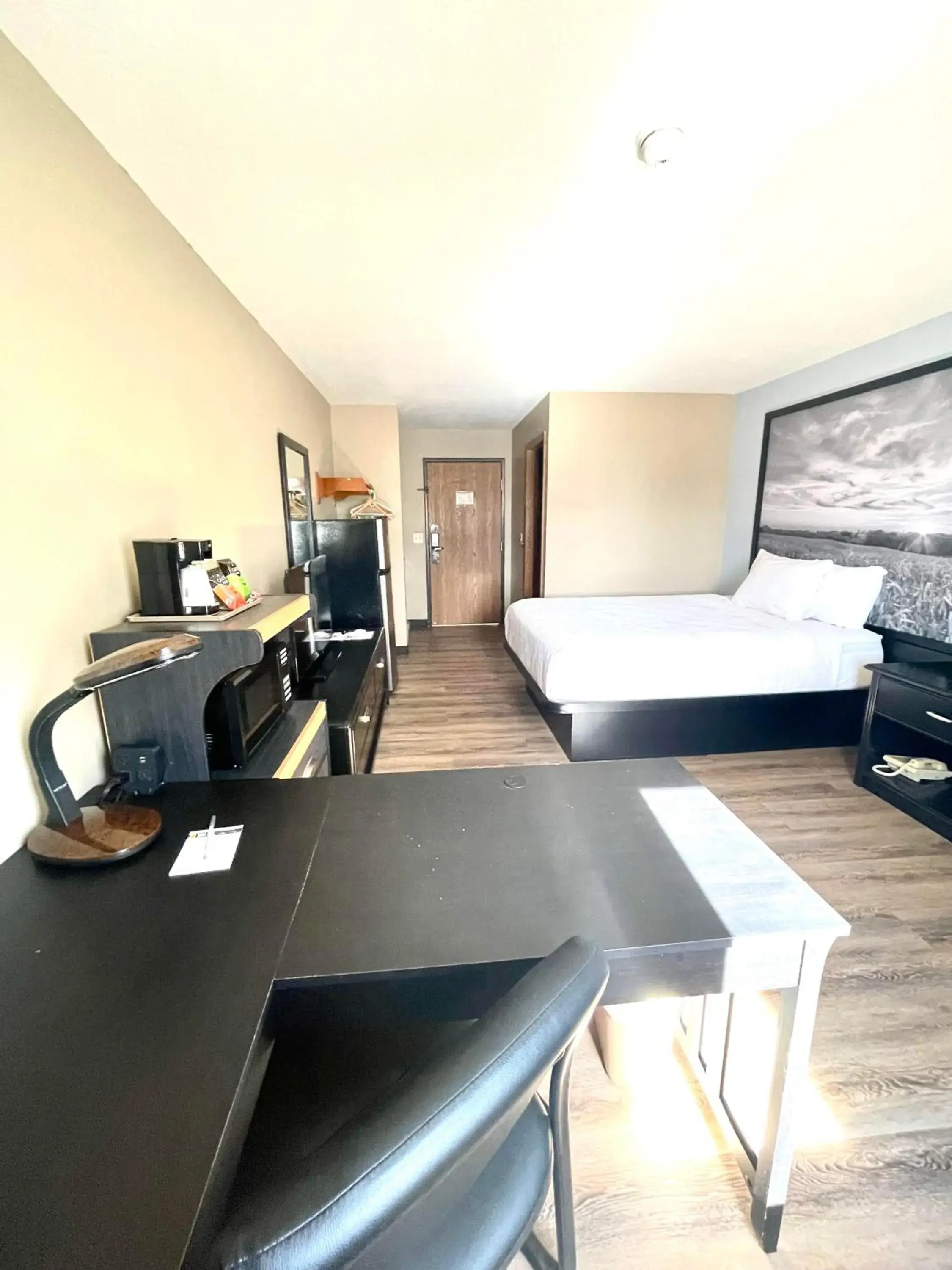 Business Queen Room - Non-Smoking in Super 8 by Wyndham Estherville Business Queen Room - Non-Smoking in Super 8 by Wyndham Estherville