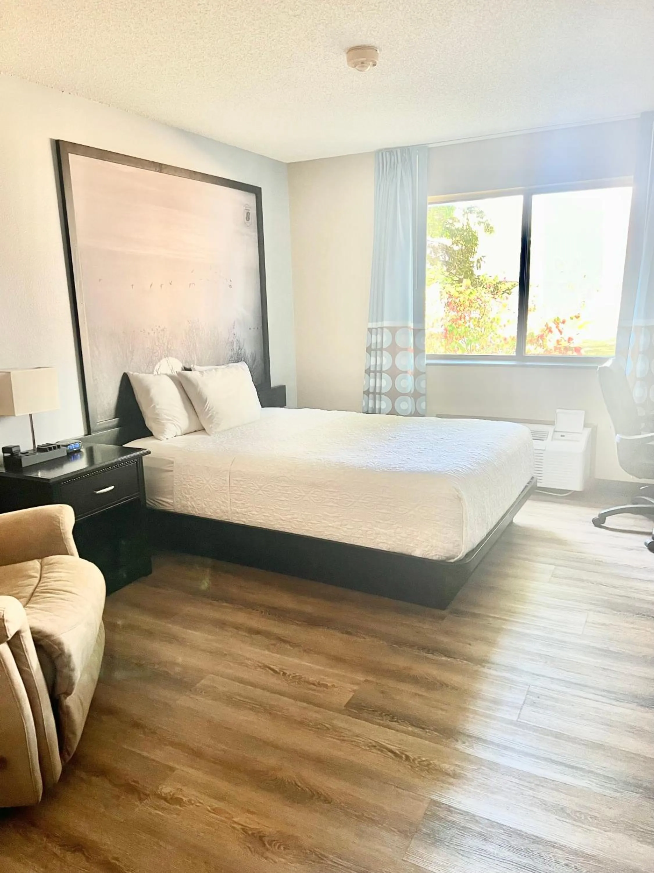 Bed in Super 8 by Wyndham Estherville